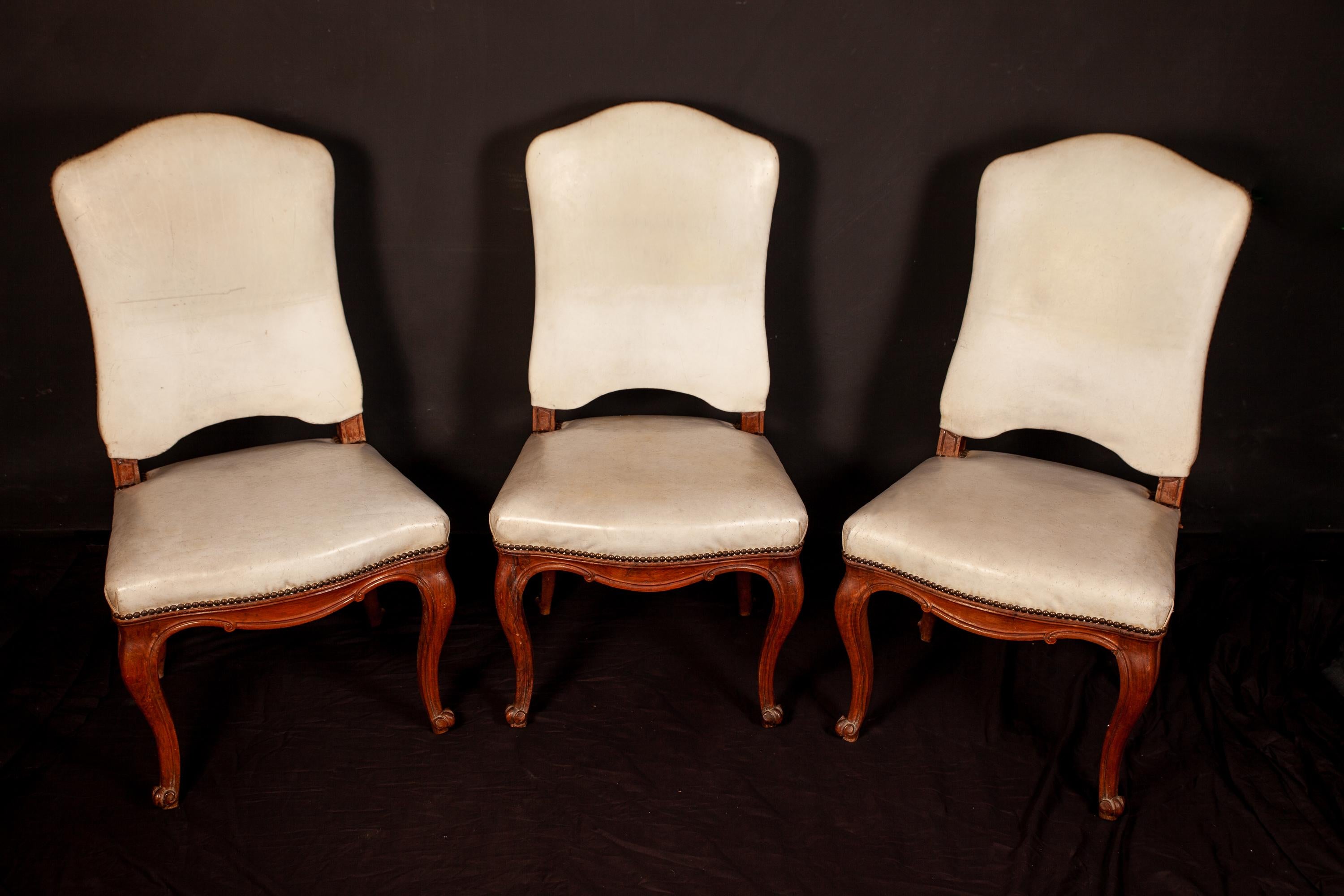Six chaises et deux fauteuils de salle à manger françaises du XVIIIe siècle, 1760 Bon état - En vente à Rome, IT