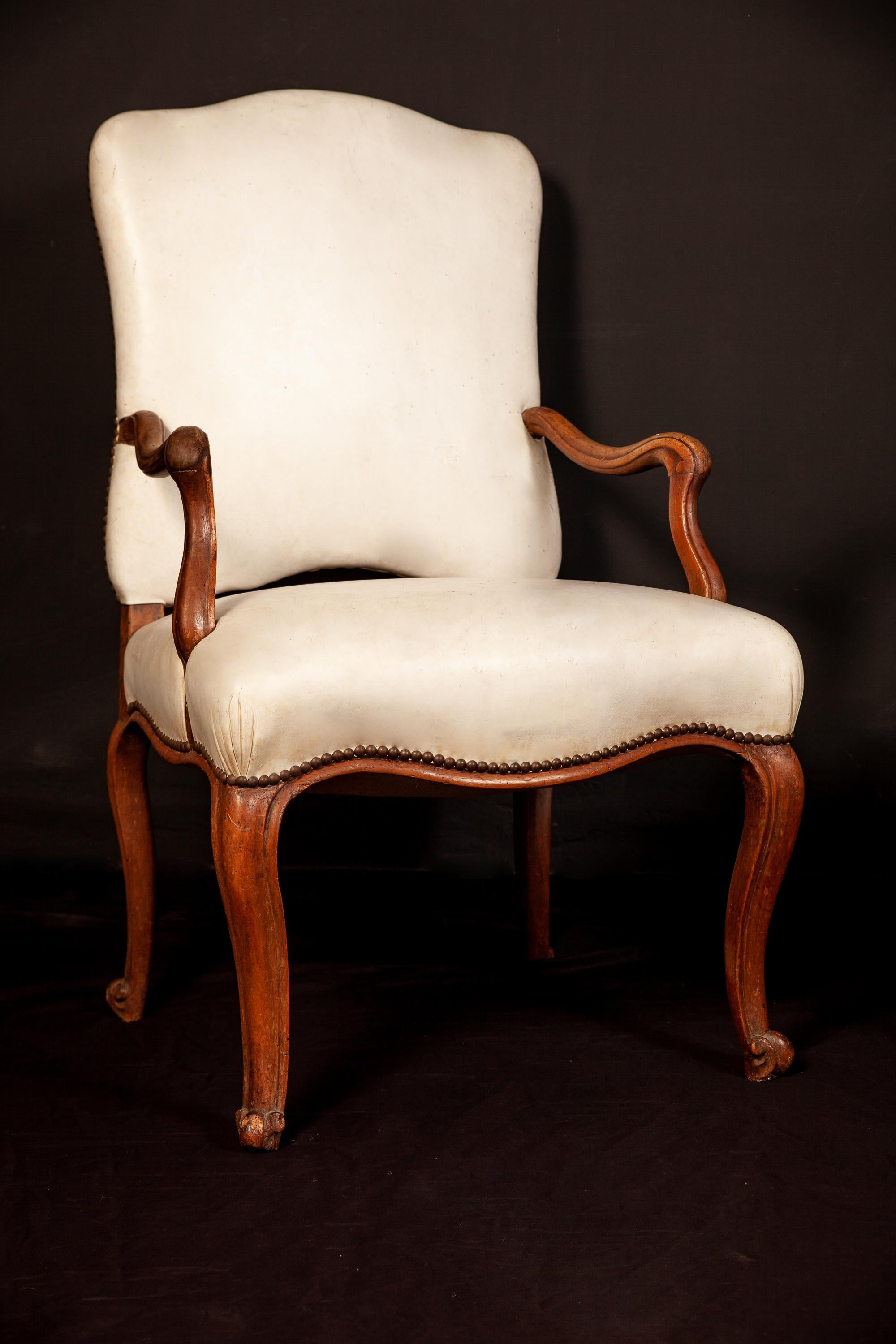 Bois French Room, salle à manger du XVIIIe siècle Six chaises et deux fauteuils, 1760 en vente