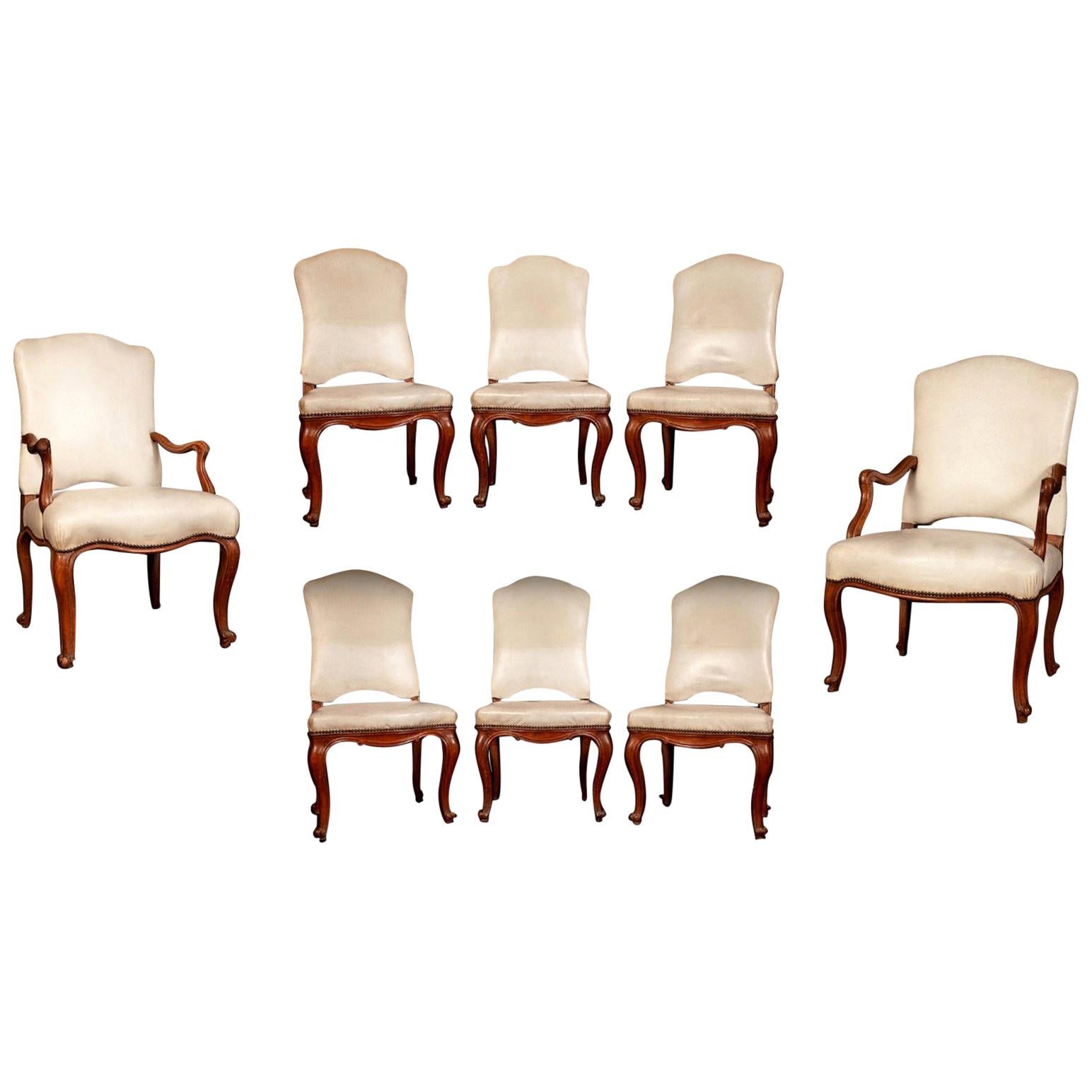 Six chaises et deux fauteuils de salle à manger françaises du XVIIIe siècle, 1760 en vente