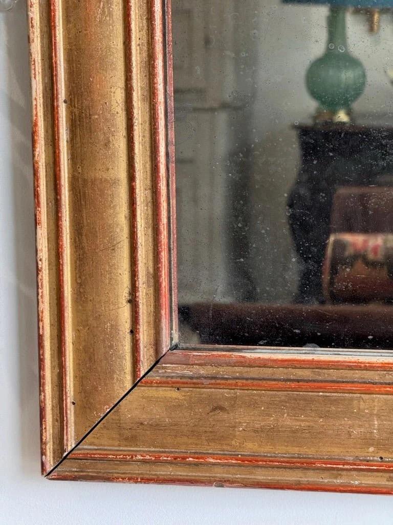French 18th Century Directoire Gilded Rectangular Mirror, Red undertones In Good Condition In Charlottesville, VA