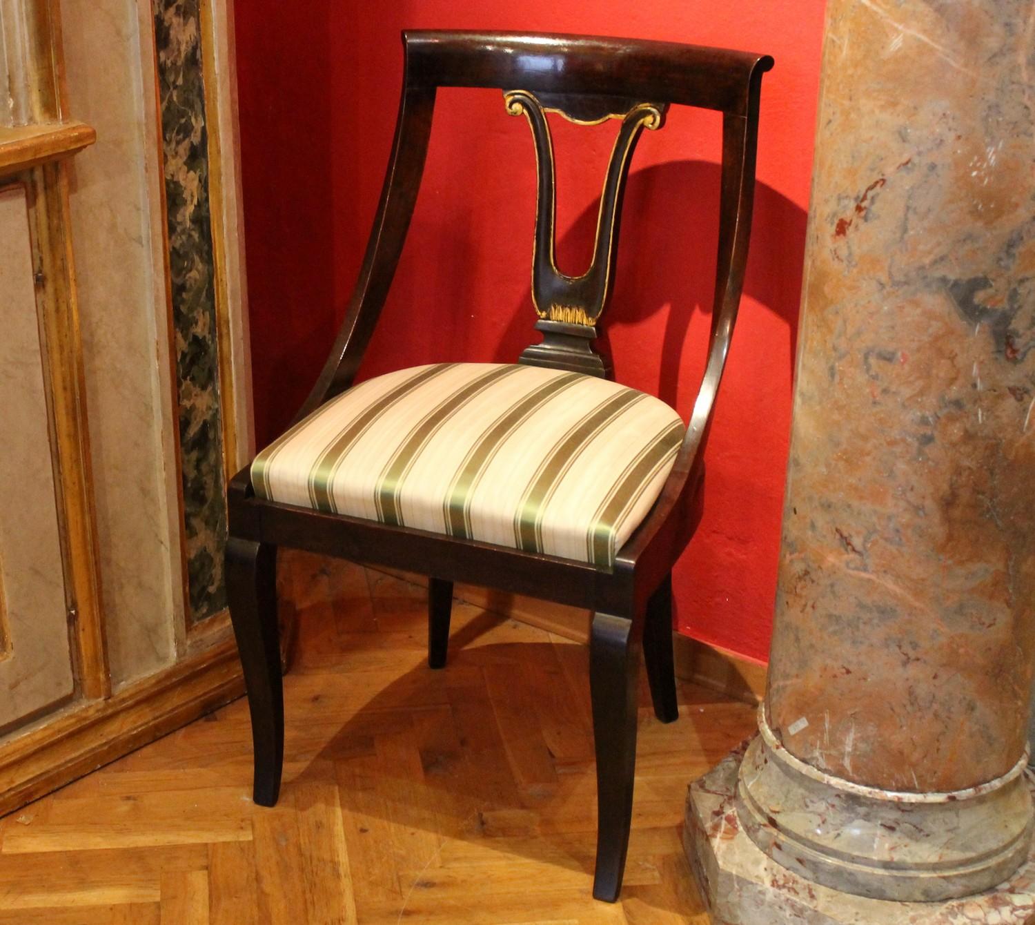French 18th Century Directoire Mahogany Chairs with Silk Blend Upholster Fabric For Sale 7
