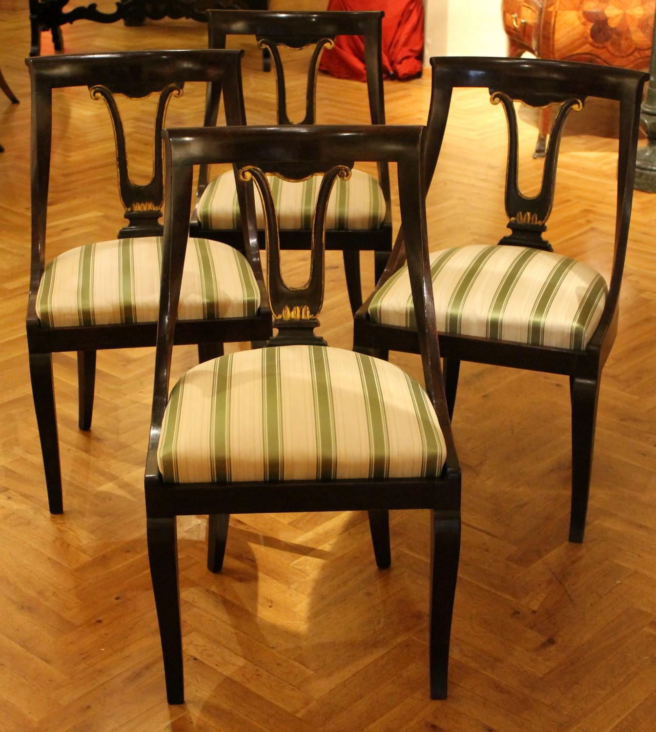 French 18th Century Directoire Mahogany Chairs with Silk Blend Upholster Fabric For Sale 10