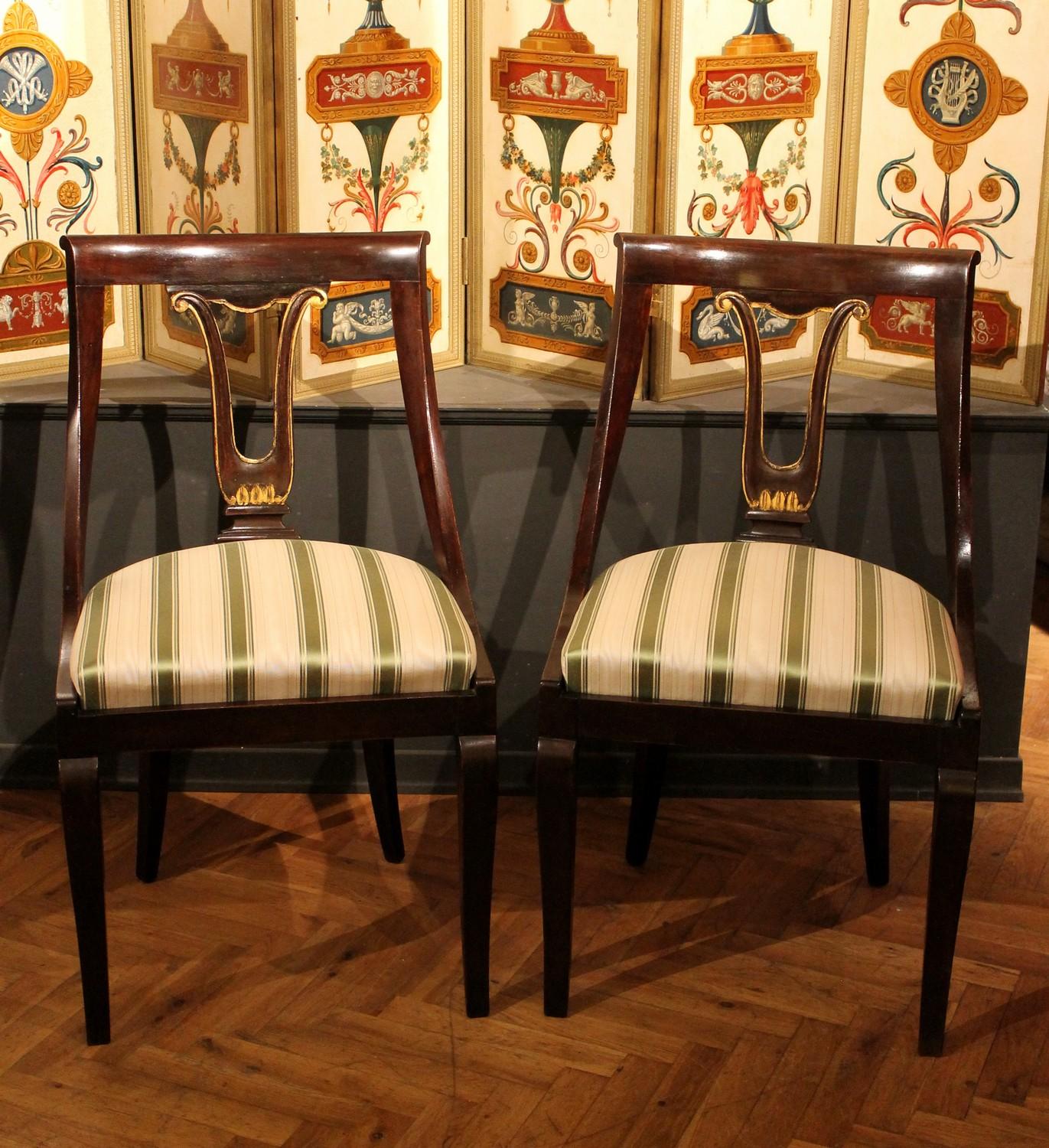 French 18th Century Directoire Mahogany Chairs with Silk Blend Upholster Fabric In Good Condition For Sale In Firenze, IT