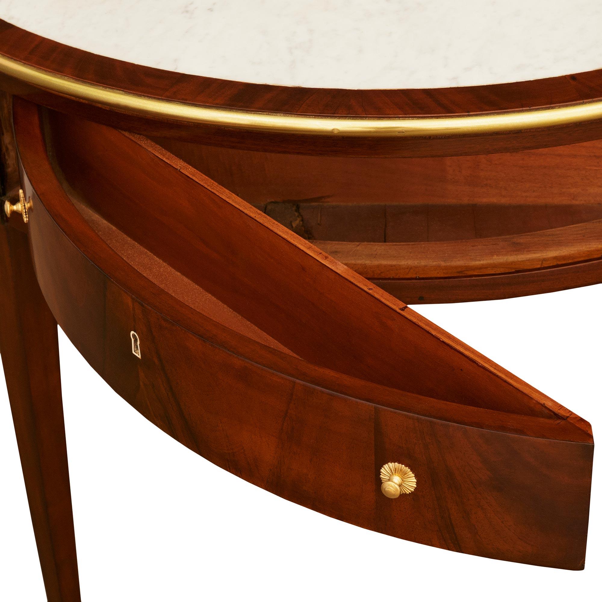 French 18th century Directoire Period Mahogany, Marble, and Ormolu center table en venta 2