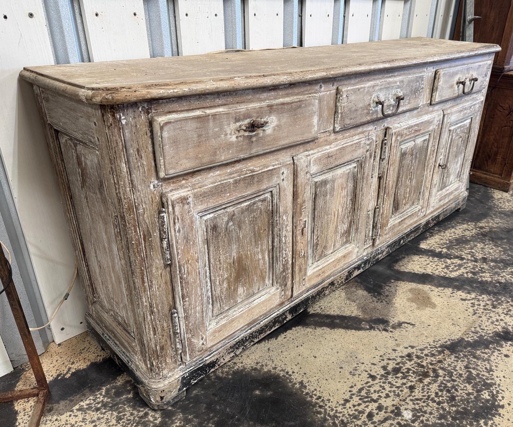 French 18th Century Enfilade In Good Condition For Sale In Round Top, TX