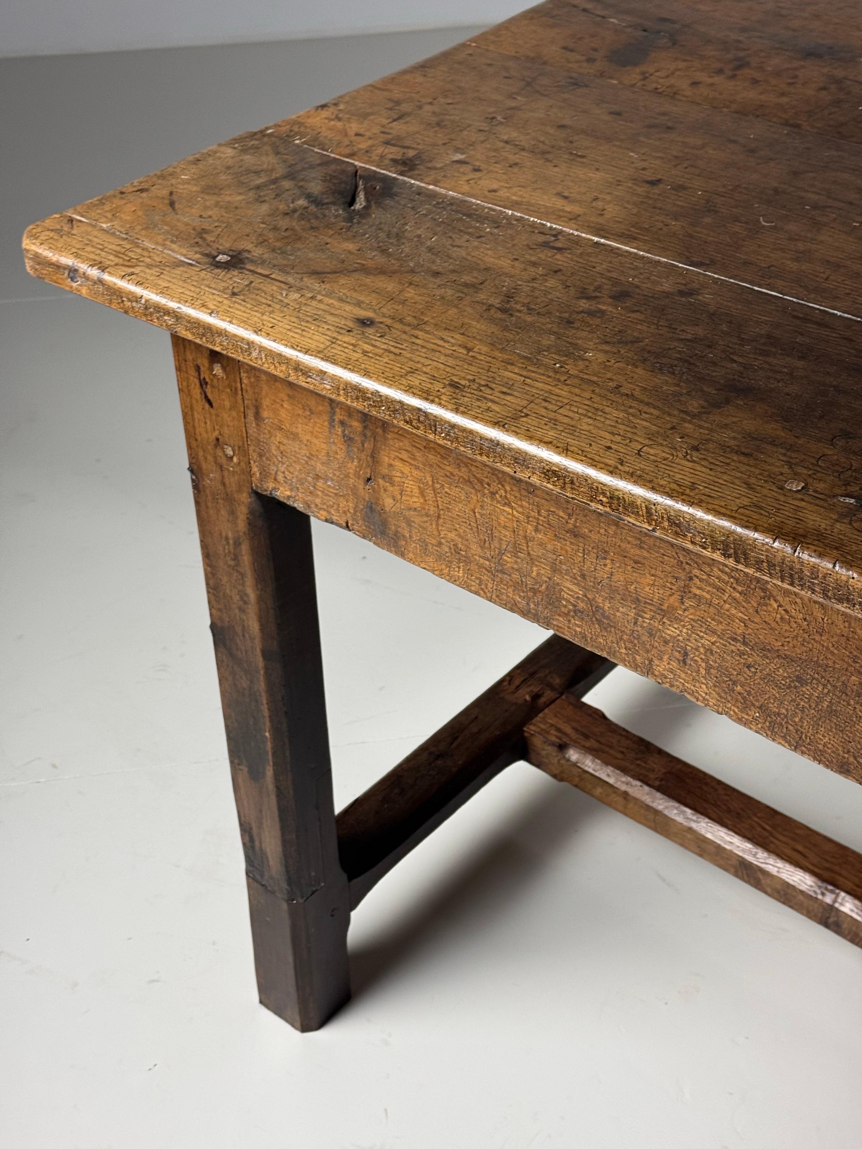 Mesa de comedor de granja francesa del siglo XVIII en venta 9