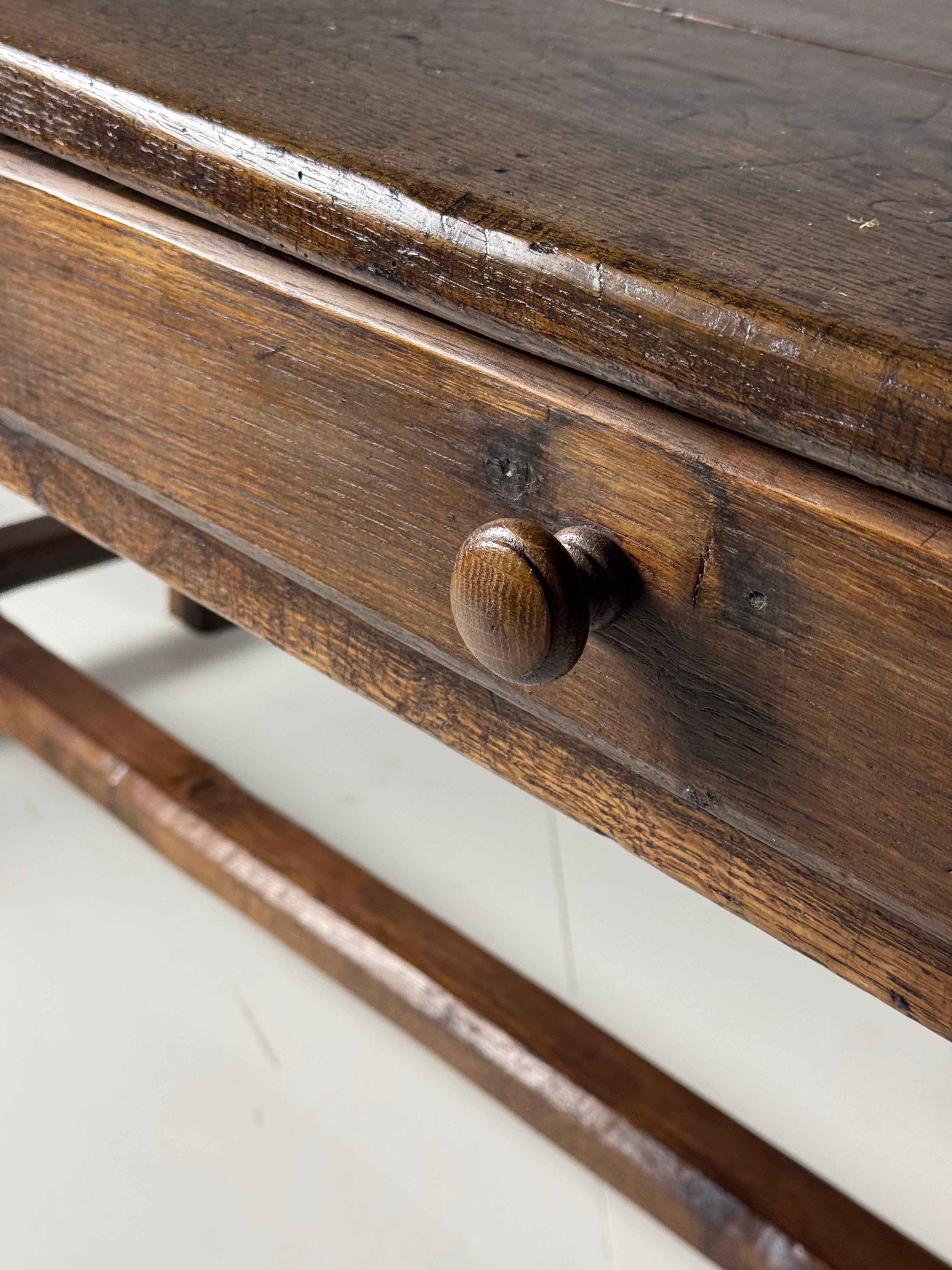 Mesa de comedor de granja francesa del siglo XVIII en venta 11