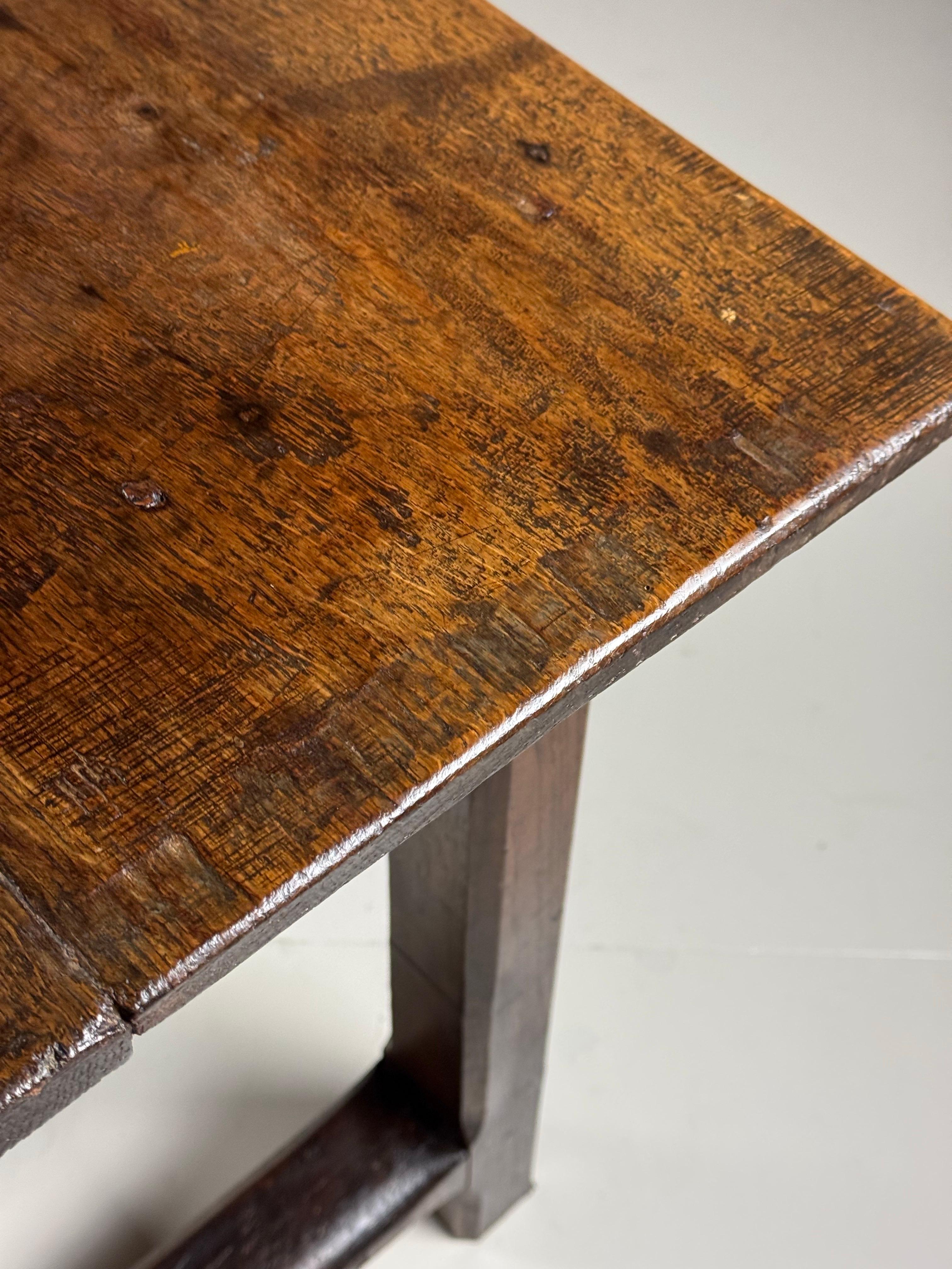 Mesa de comedor de granja francesa del siglo XVIII en venta 12