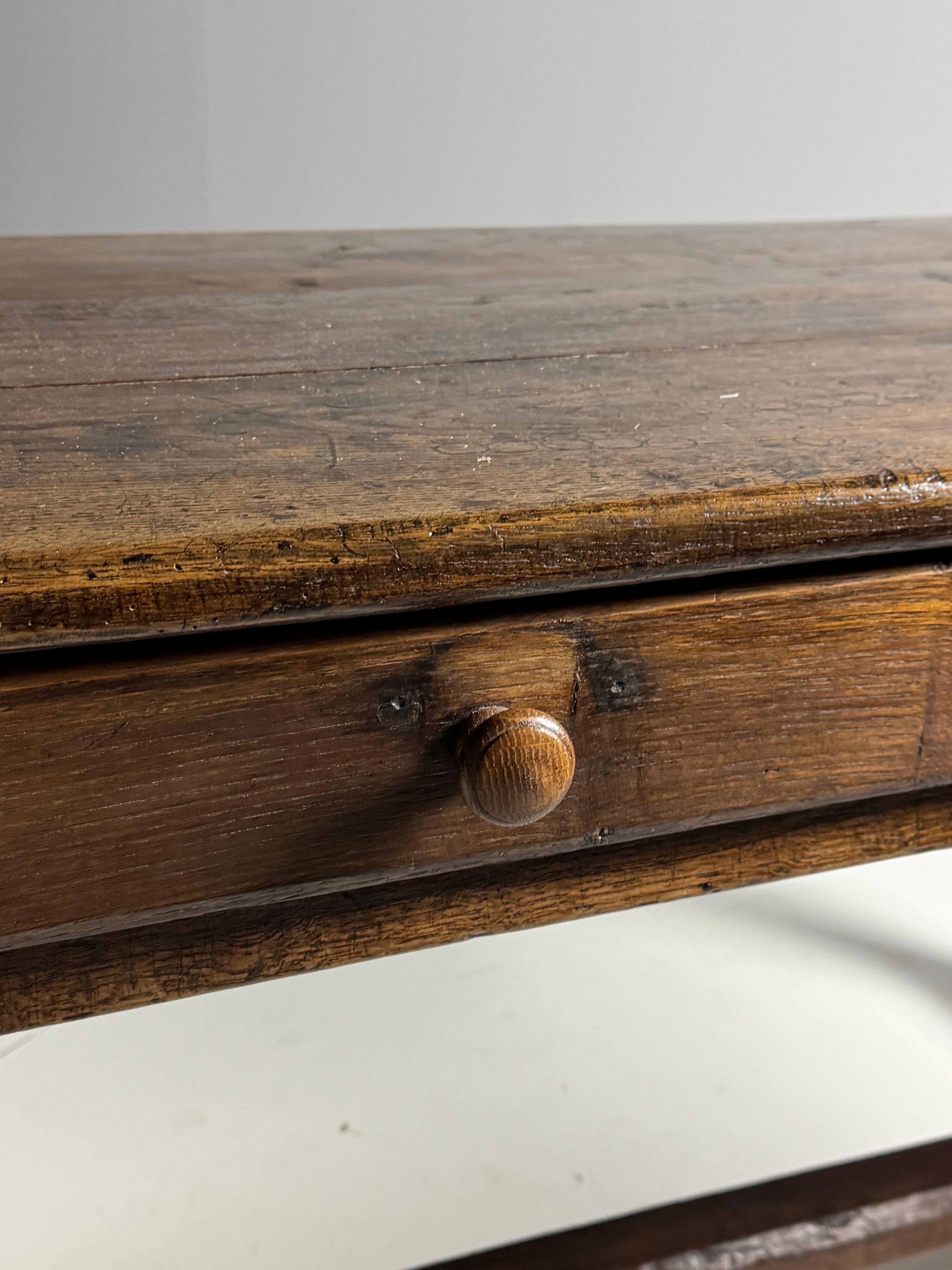 Mesa de comedor de granja francesa del siglo XVIII en venta 2