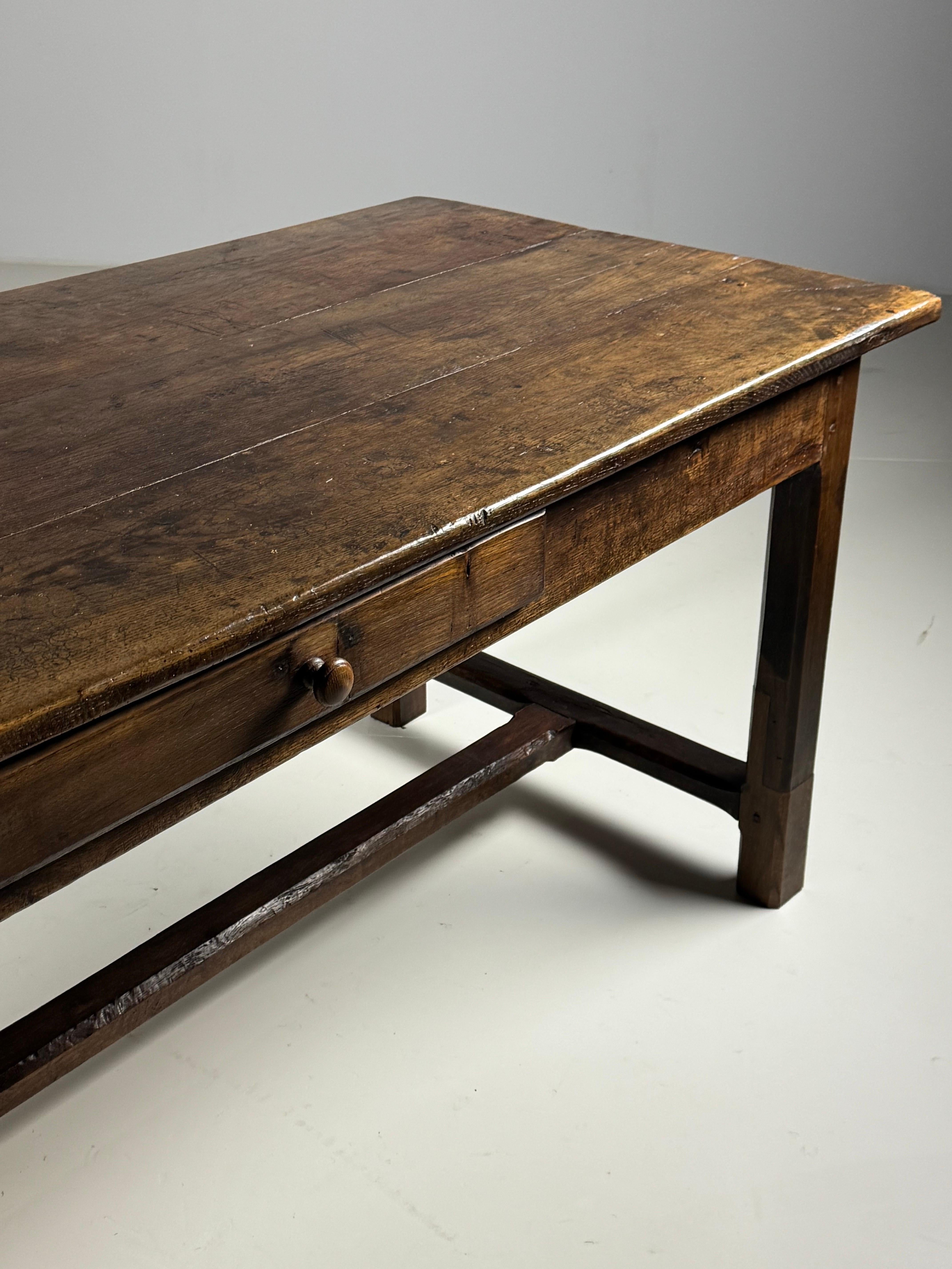 Mesa de comedor de granja francesa del siglo XVIII en venta 4