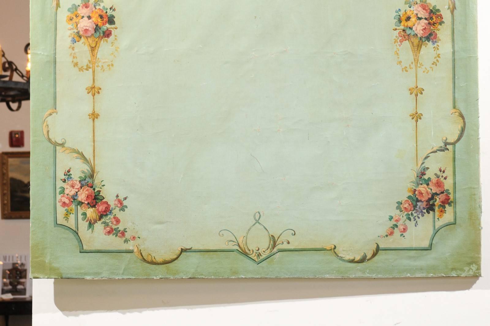 XVIIIe siècle et antérieur Panneau de toile peint à la fleur du XVIIIe siècle provenant d'un manoir de la vallée de la Loire