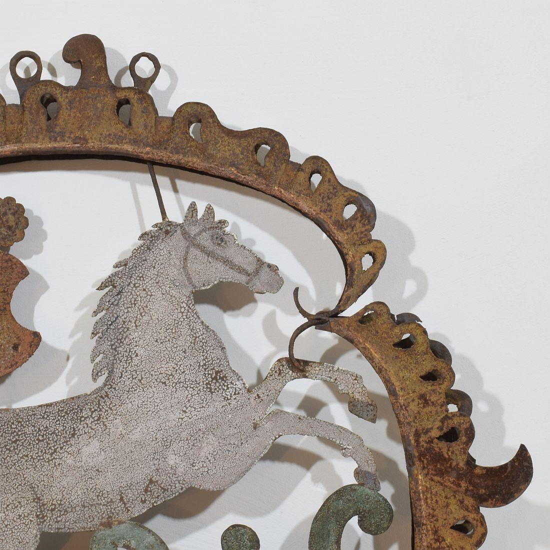 Französisch 18. Jahrhundert geschmiedet Eisen Folk Art Barock Tavern Zeichen im Zustand „Gut��“ im Angebot in Buisson, FR