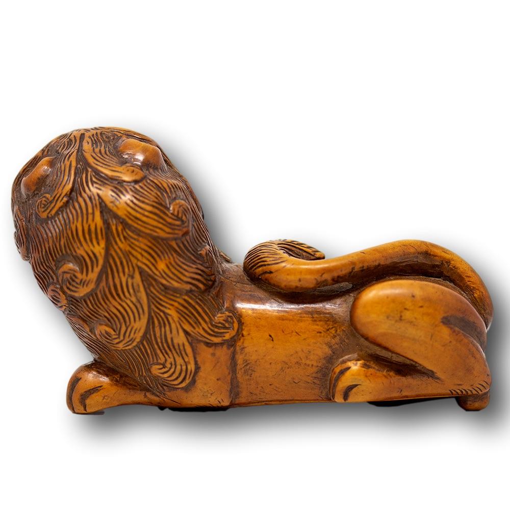 European French 18th Century Fruitwood Lion Snuff Box