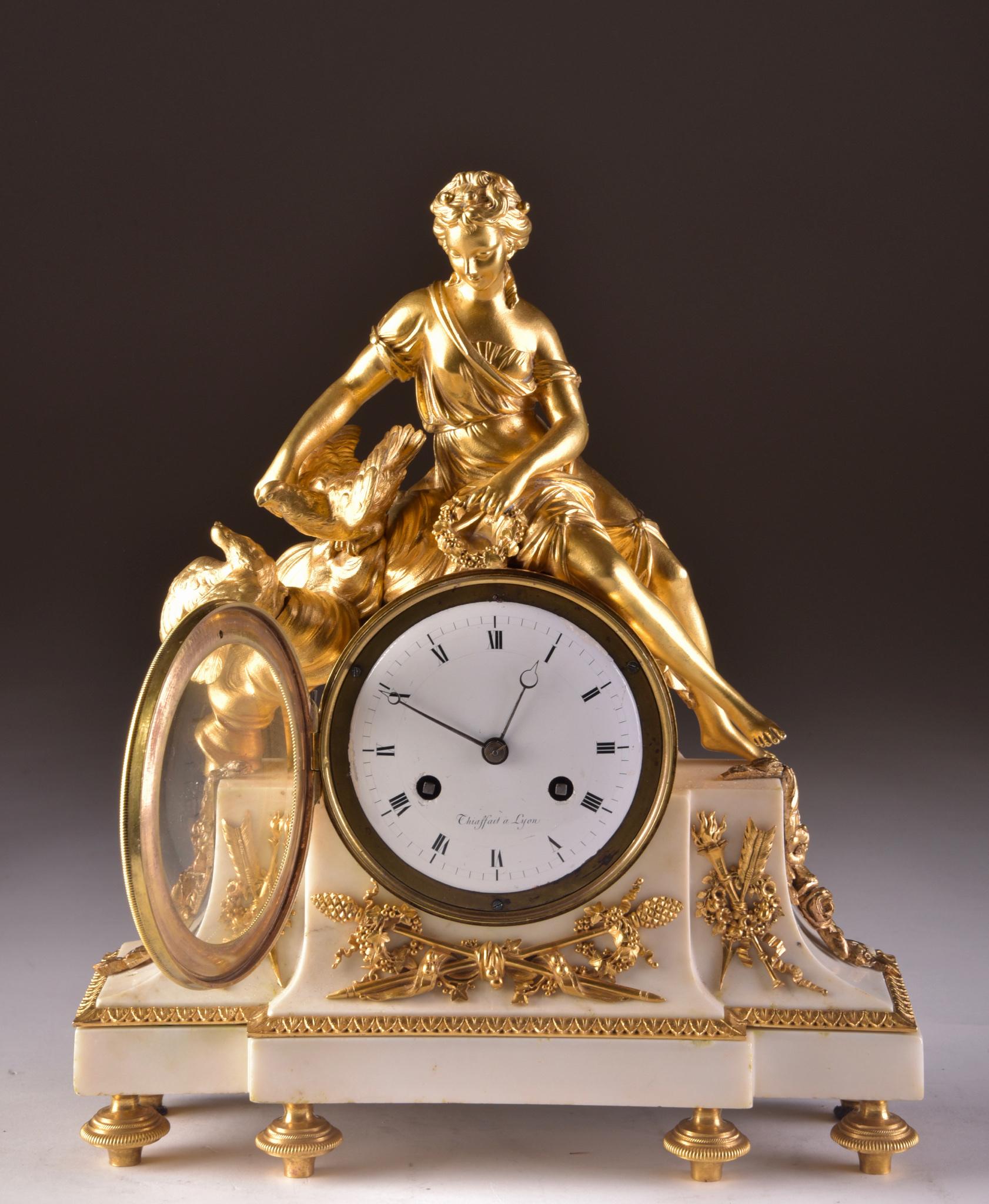 French 18th Century Gilt Bronze and Marble Mantel Clock of Psyche In Good Condition In Heukelum, NL