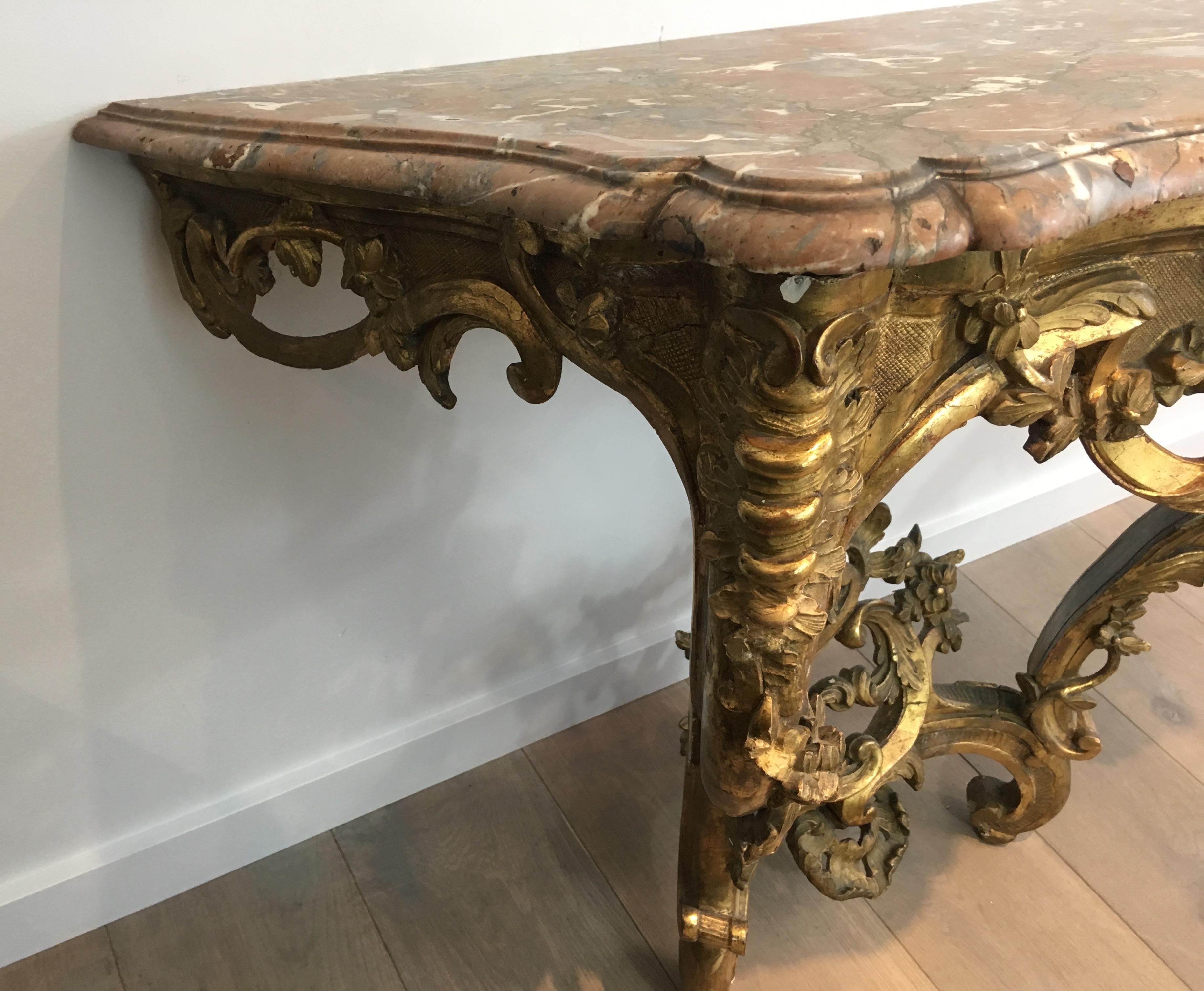Mesa consola francesa del siglo XVIII de madera dorada con tapa de mármol rojo, época Luis XV en venta 5