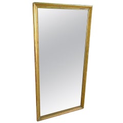 Specchio francese in legno dorato del XVIII secolo