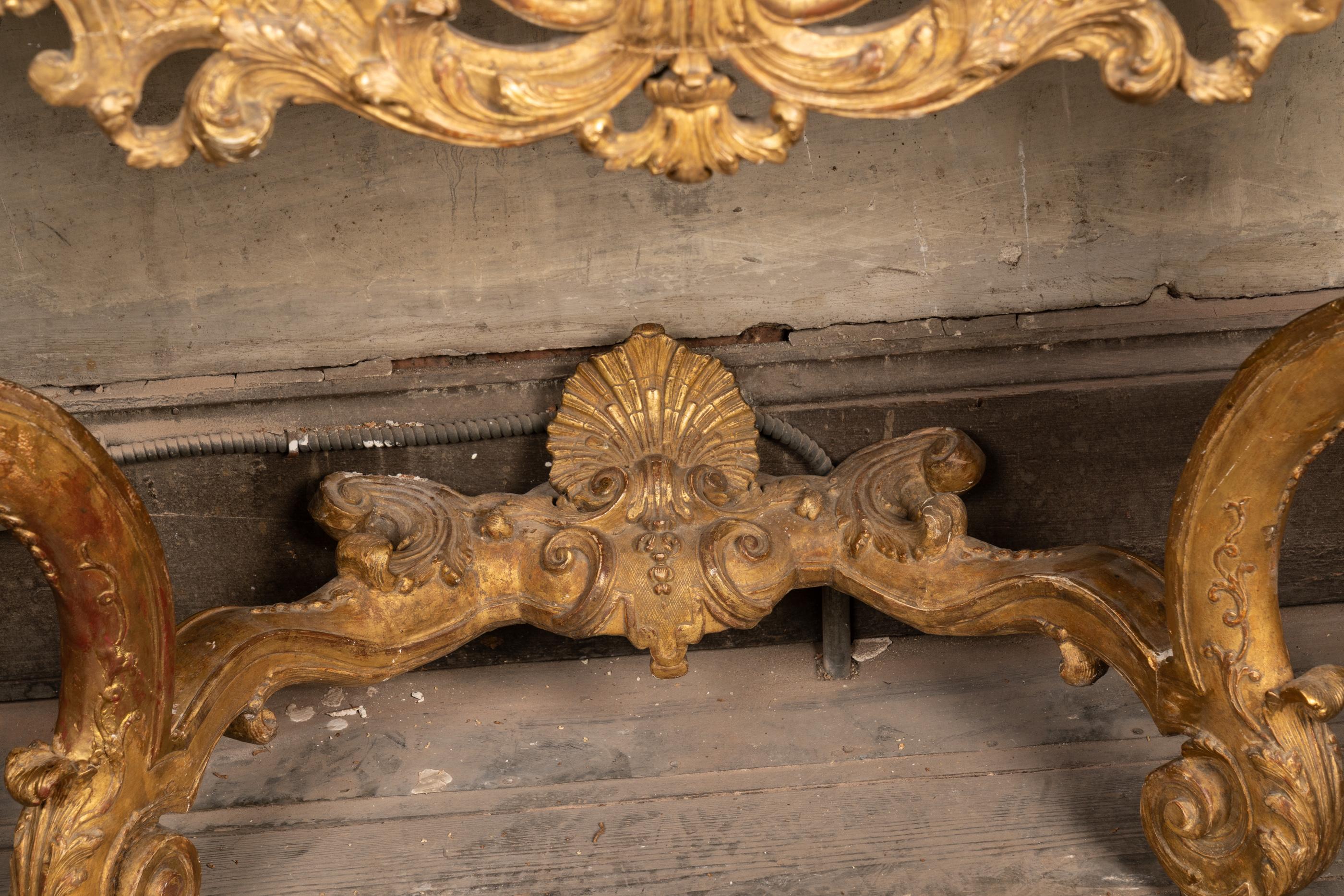 Französisch 18. Jahrhundert Giltwood Regence Konsole mit Marmorplatte im Angebot 1