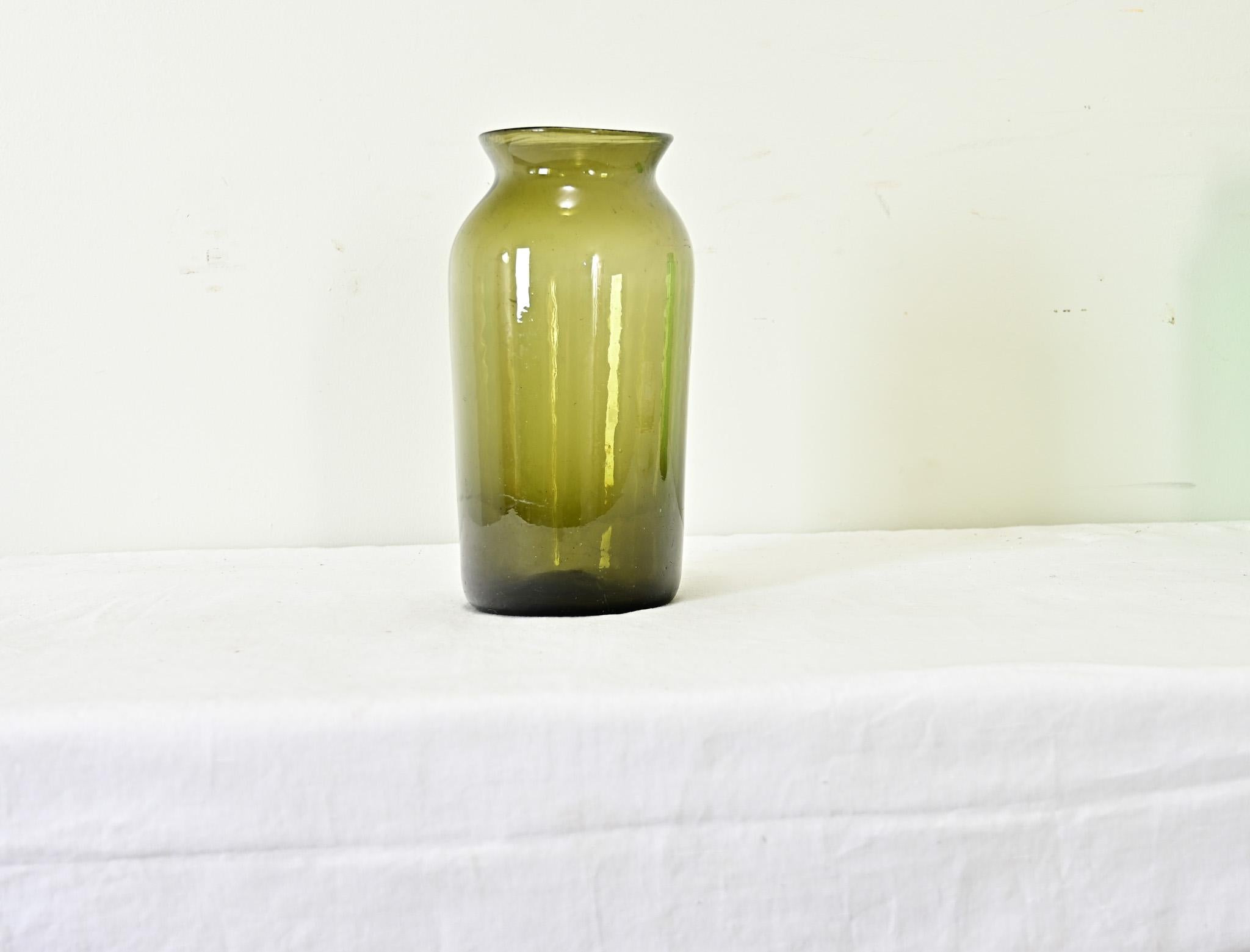Fino al XVIII secolo Vaso per sottaceti in vetro francese del XVIII secolo in vendita