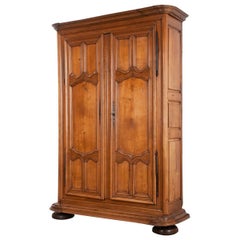 Armoire gothique française du XVIIIe siècle du XVIIIe siècle