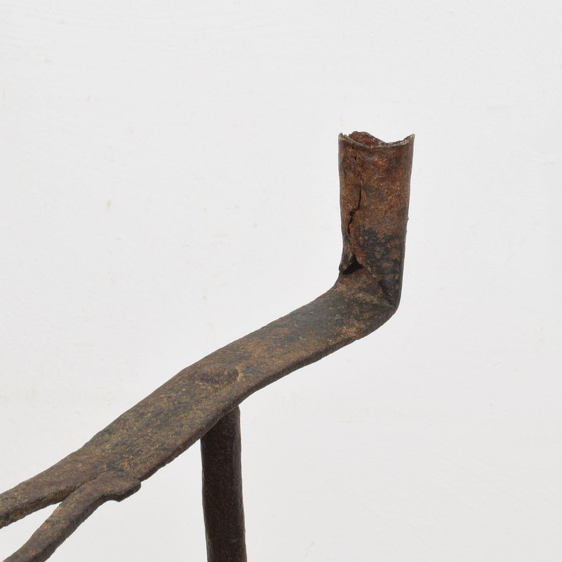 Portacandele francese in ferro forgiato a mano del XVIII secolo in vendita 6