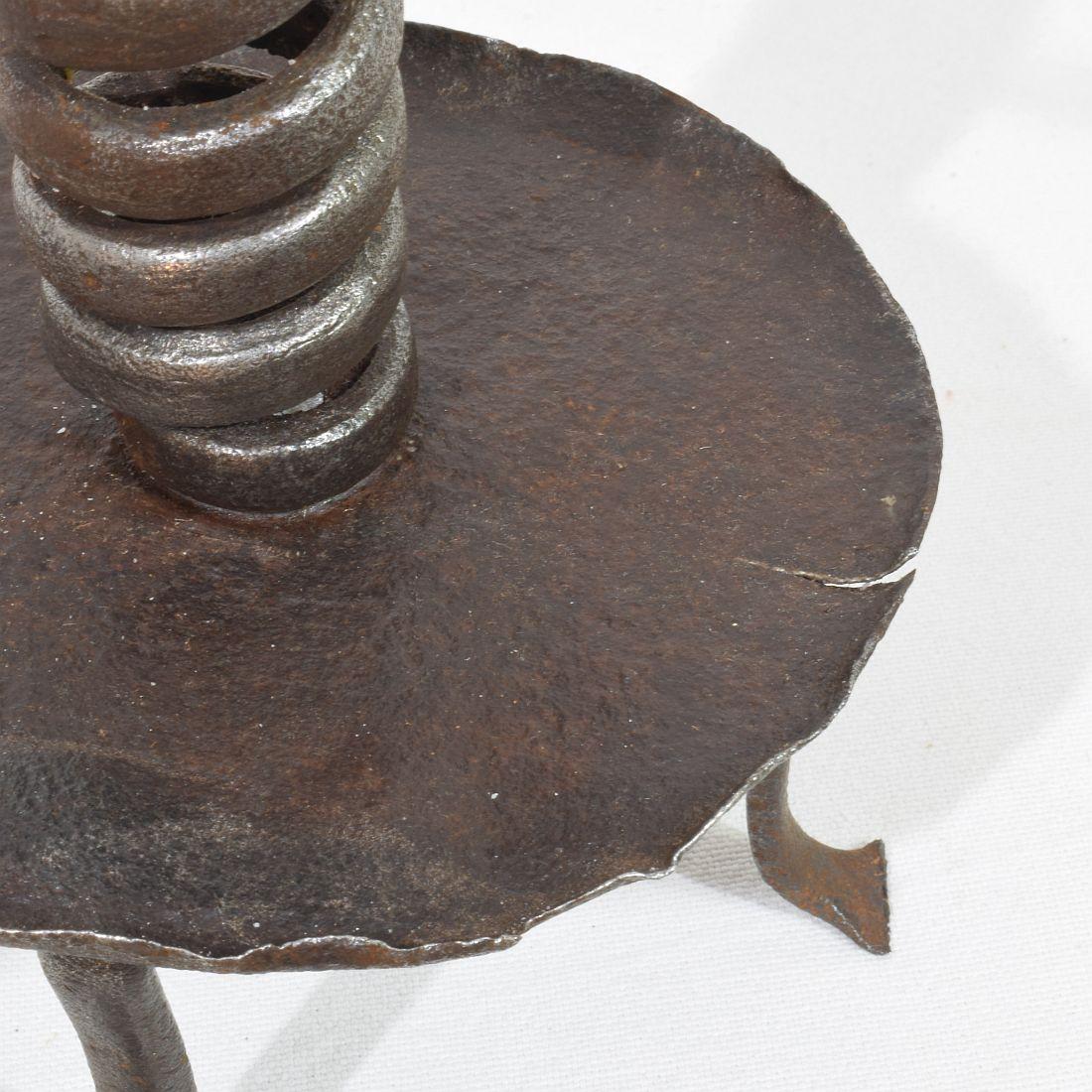 French, 18th Century, Hand Forged Iron Rat De Cave Candleholder For Sale 10