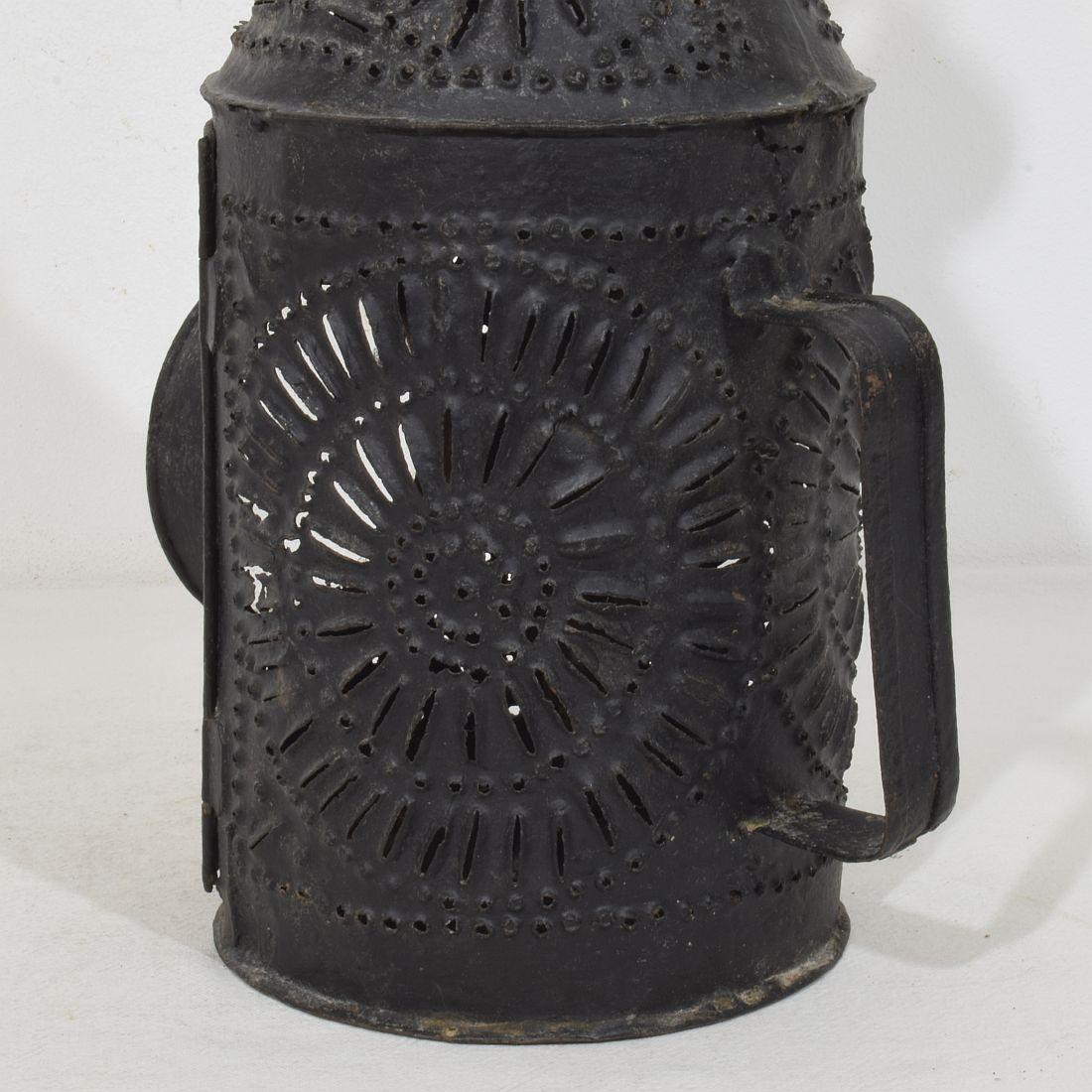 Farol de hierro francés del siglo XVIII en venta 8