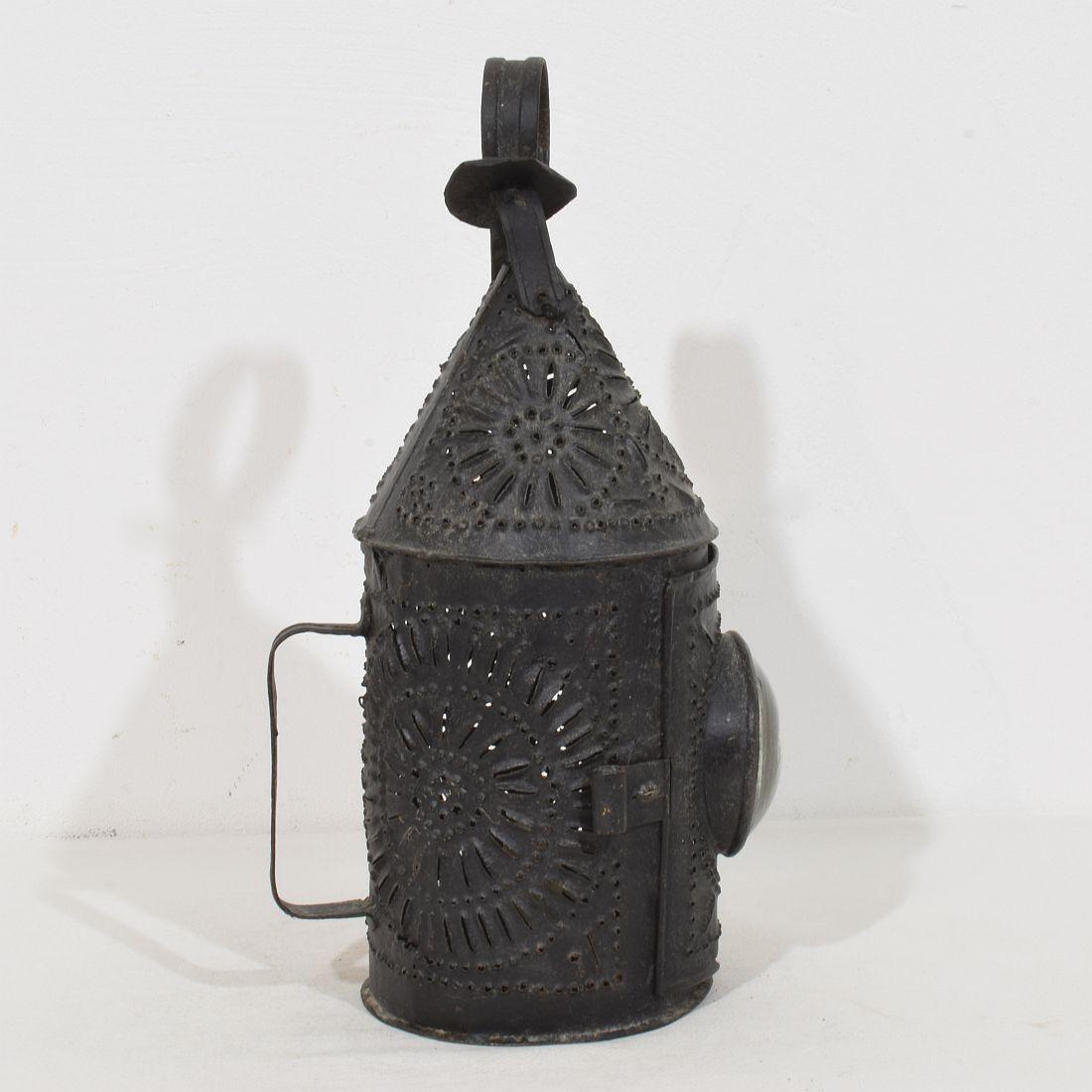 Farol de hierro francés del siglo XVIII Hecho a mano en venta