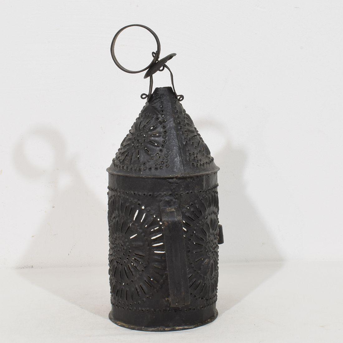 Farol de hierro francés del siglo XVIII en Bueno estado para la venta en Buisson, FR