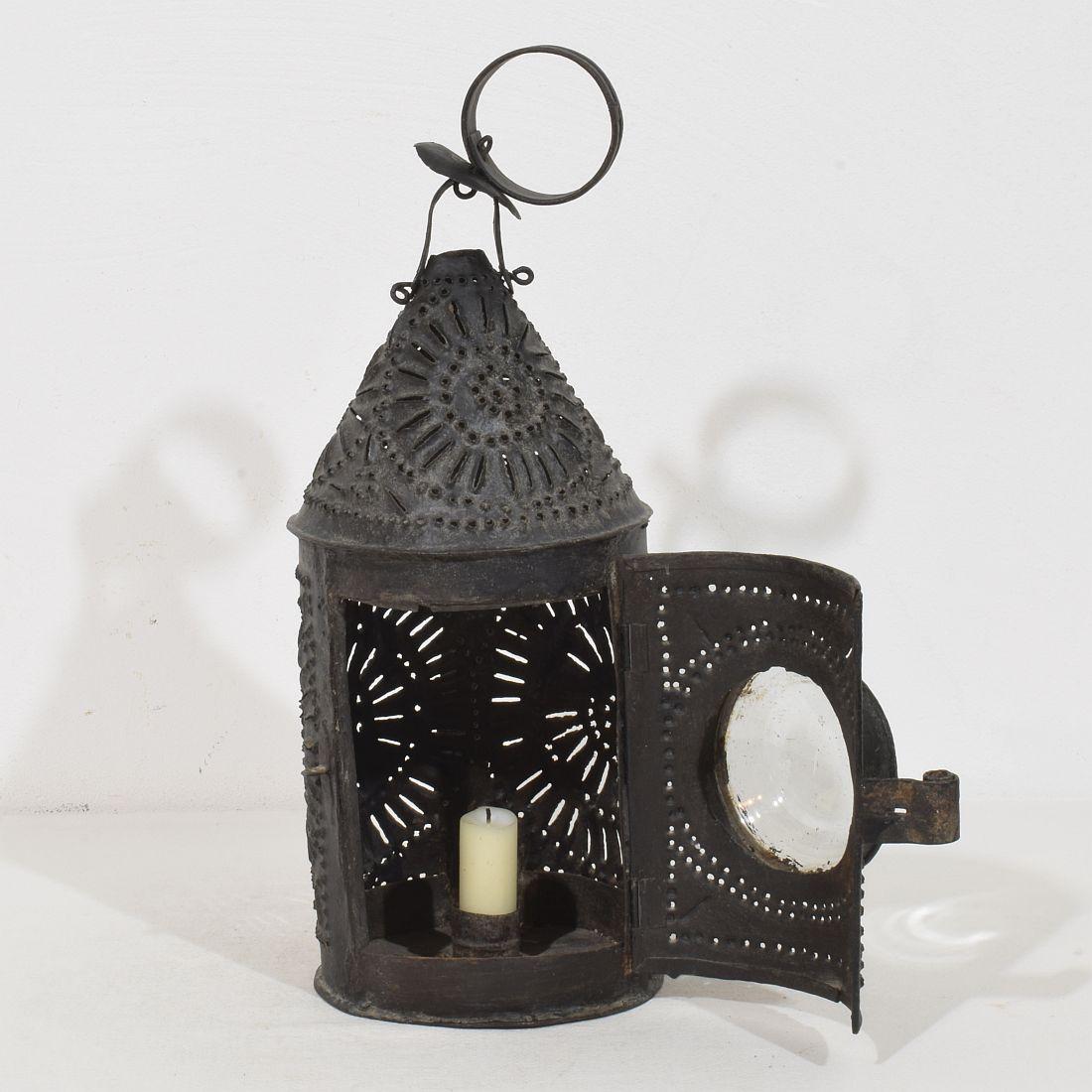 Farol de hierro francés del siglo XVIII Vidrio soplado en venta