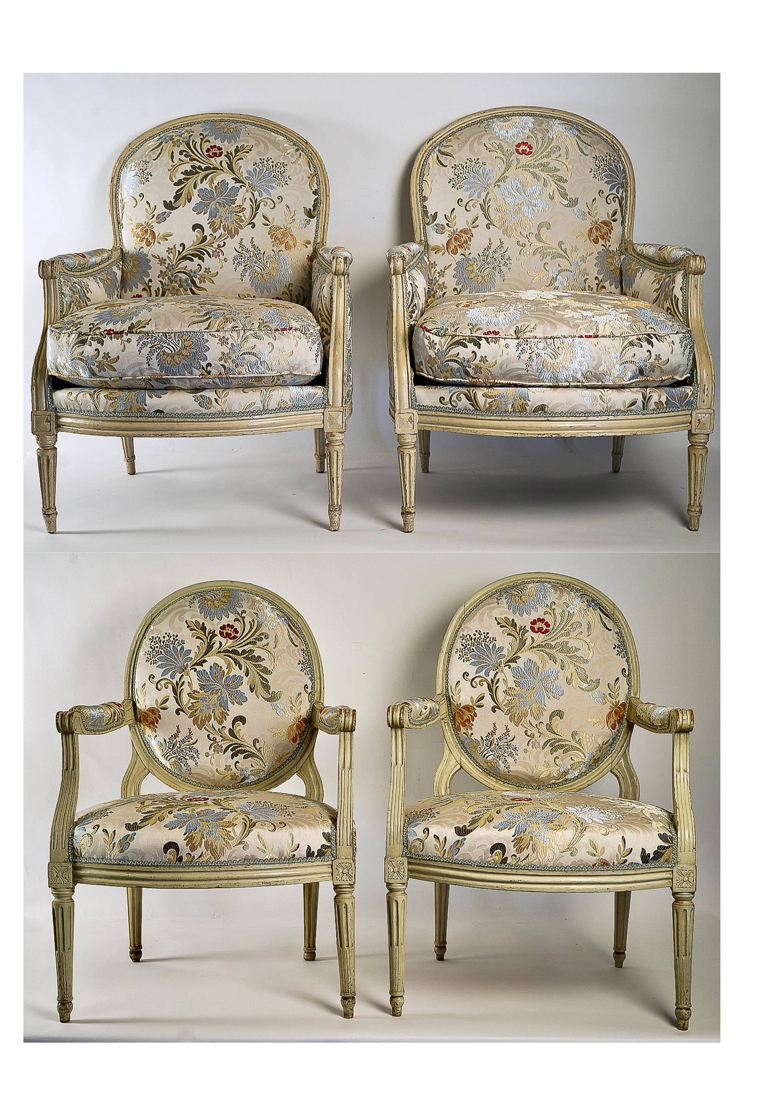 An beautiful four-piece Salon suite, hand-carved lacquered beechwood, the set is composed of a pair of large bergeres and two large armchairs.

French work in the classic Louis XVI period, late 18th century, circa 1780.

Excellent condition. These