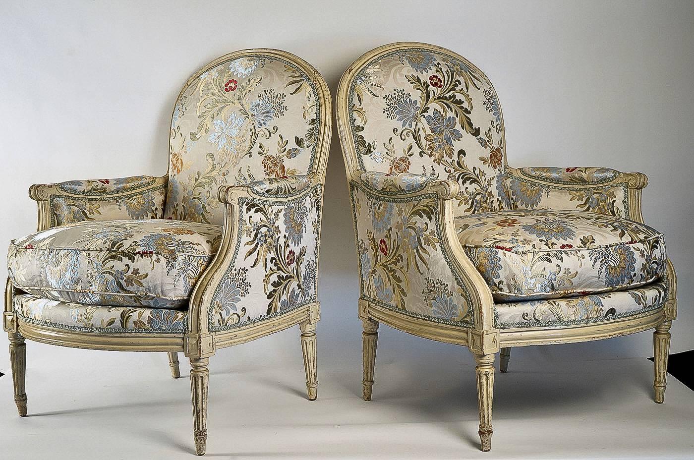 French 18th Century Lacquered Wood Pair of Large Bergeres Louis XVI Period, 1780 For Sale 12
