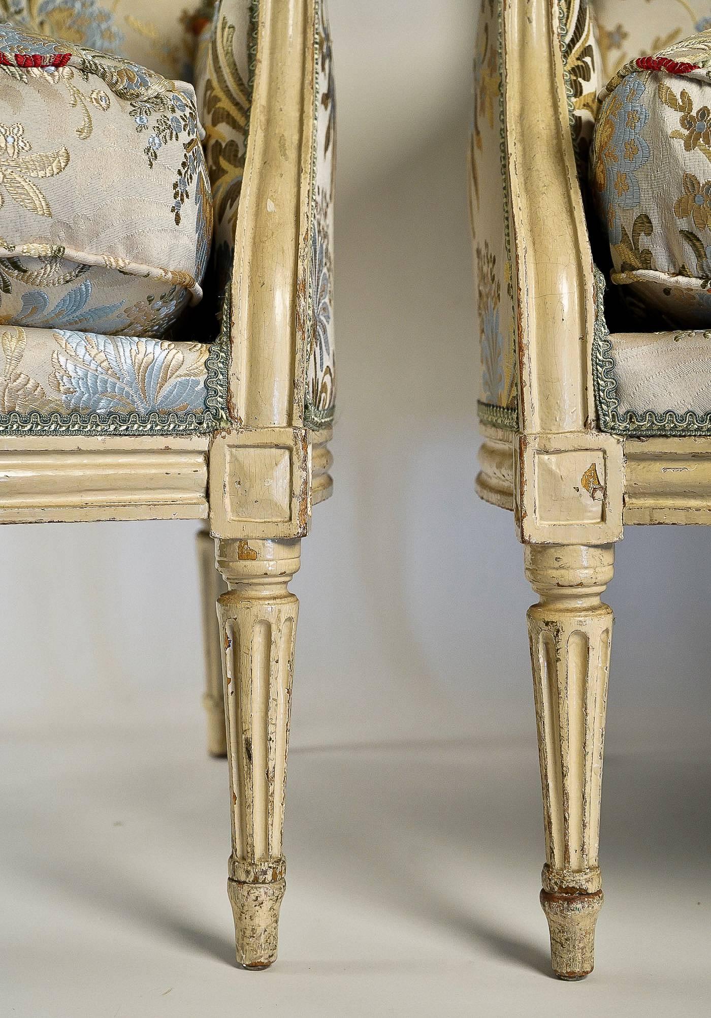 French 18th Century Lacquered Wood Pair of Large Bergeres Louis XVI Period, 1780 For Sale 2