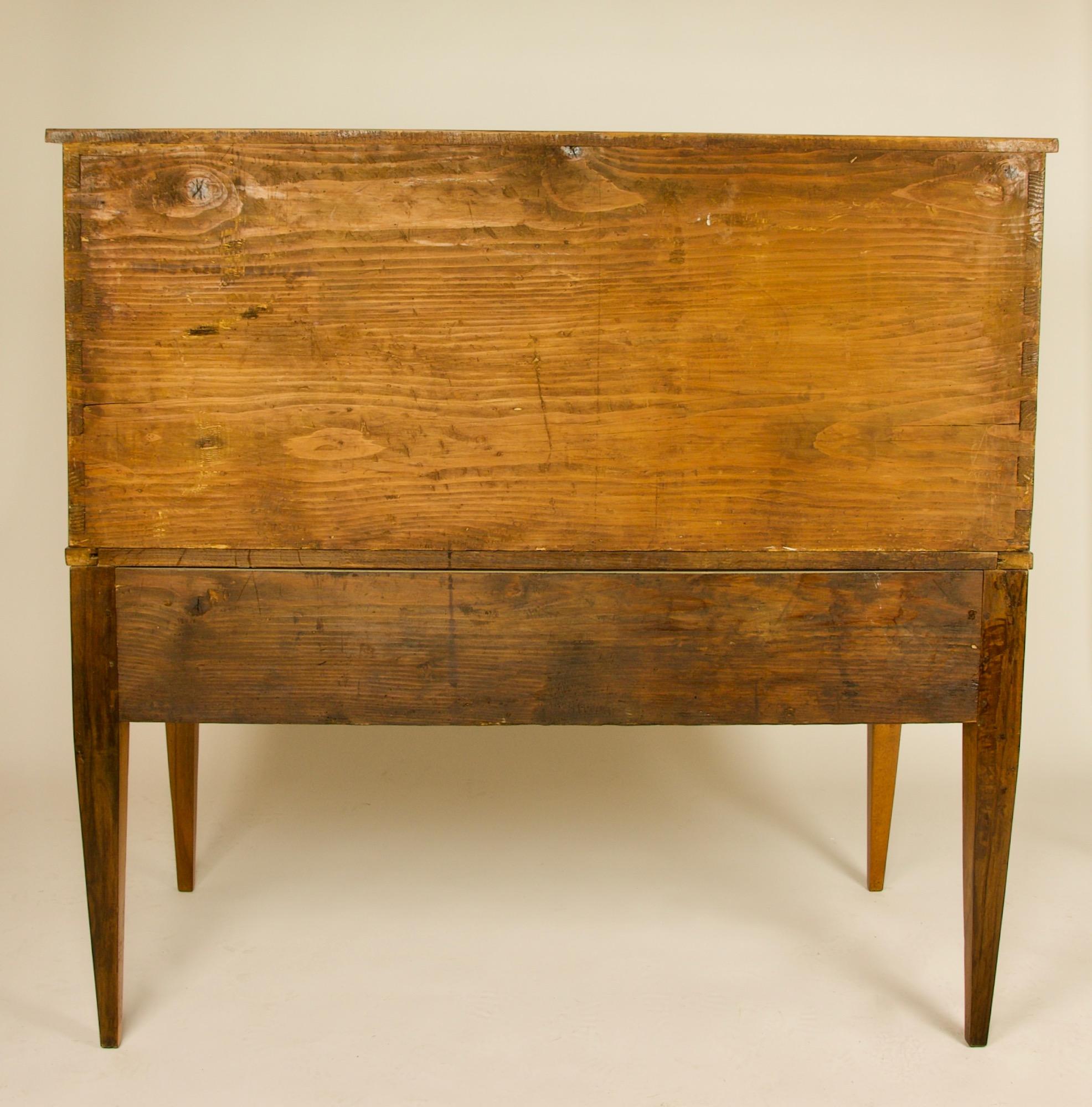 French 18th Century Large Louis XVI Marquetry Desk or Bureau à Cylindre For Sale 7