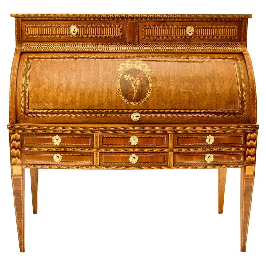 Grand bureau ou cylindre de bureau en marqueterie Louis XVI du 18ème siècle français