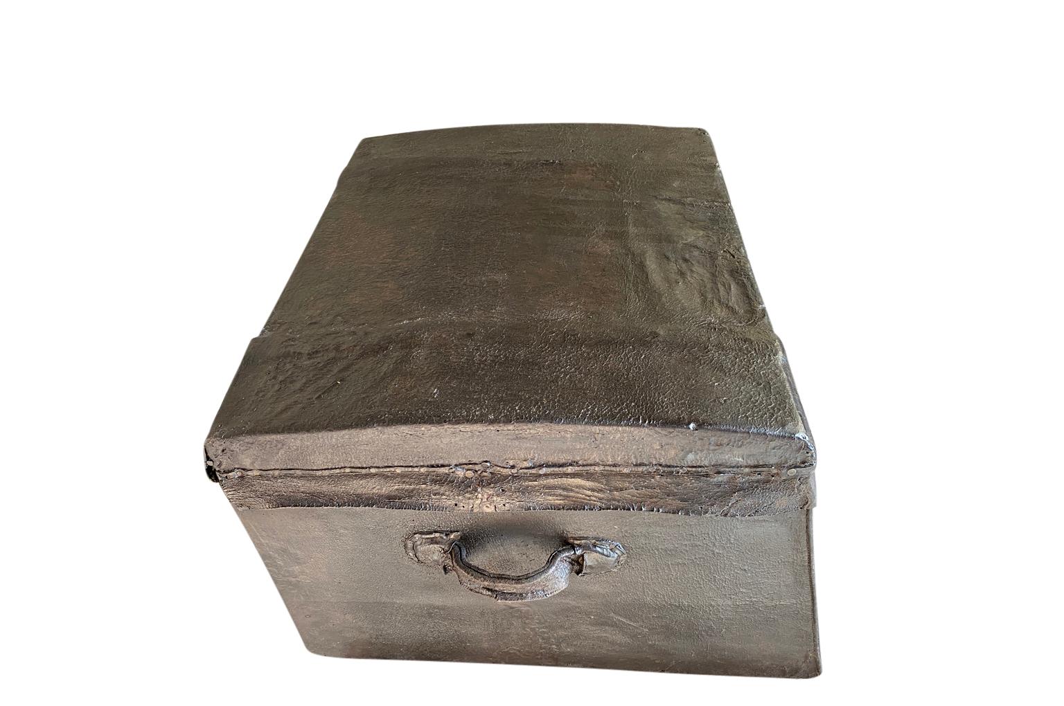 French 18th Century Leather Trunk For Sale 3