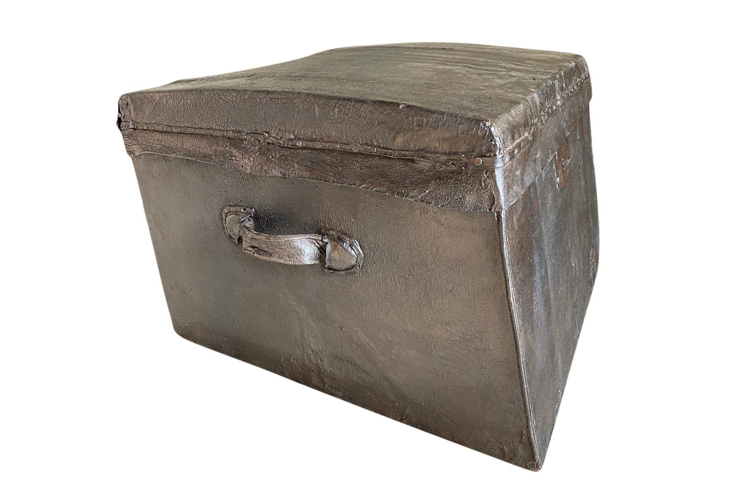 French 18th Century Leather Trunk For Sale 4