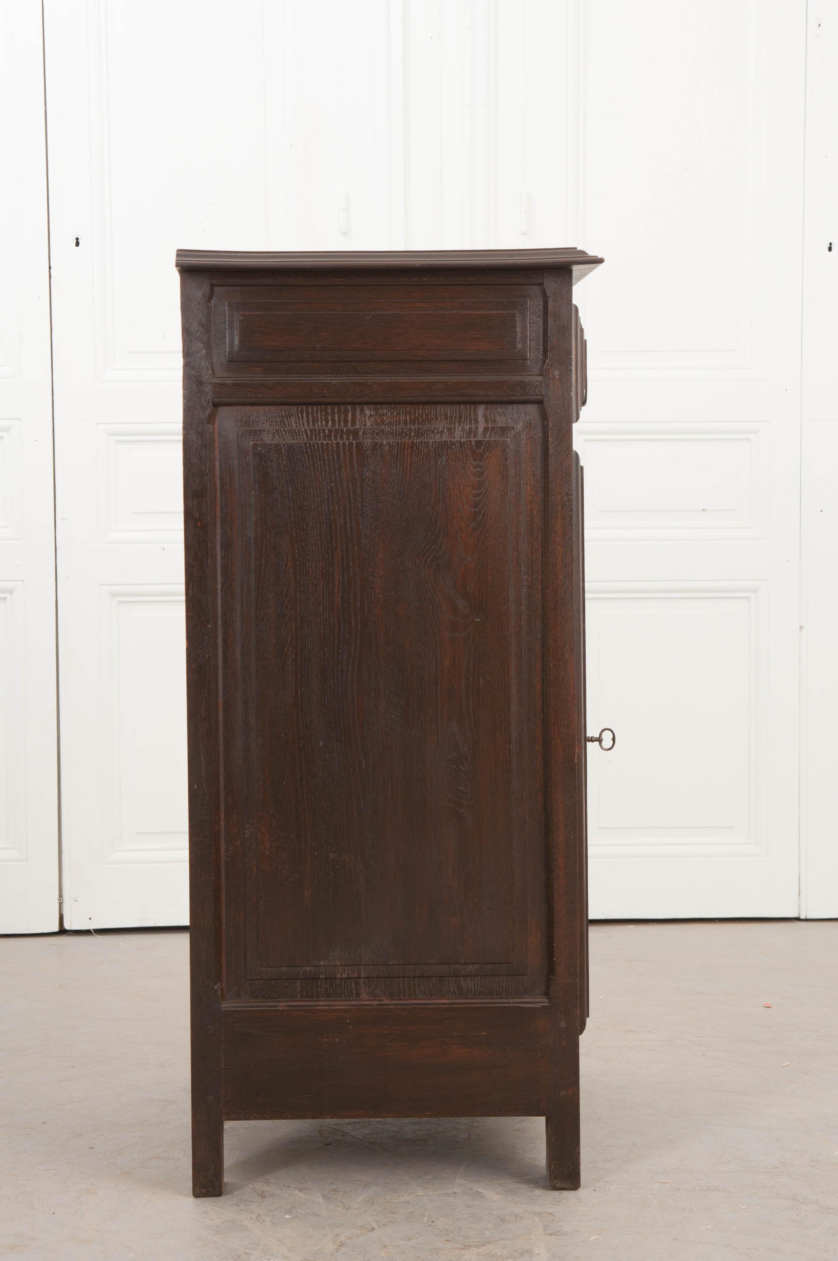 French 19th Century Louis XIII-Style Oak Confiturier For Sale 3