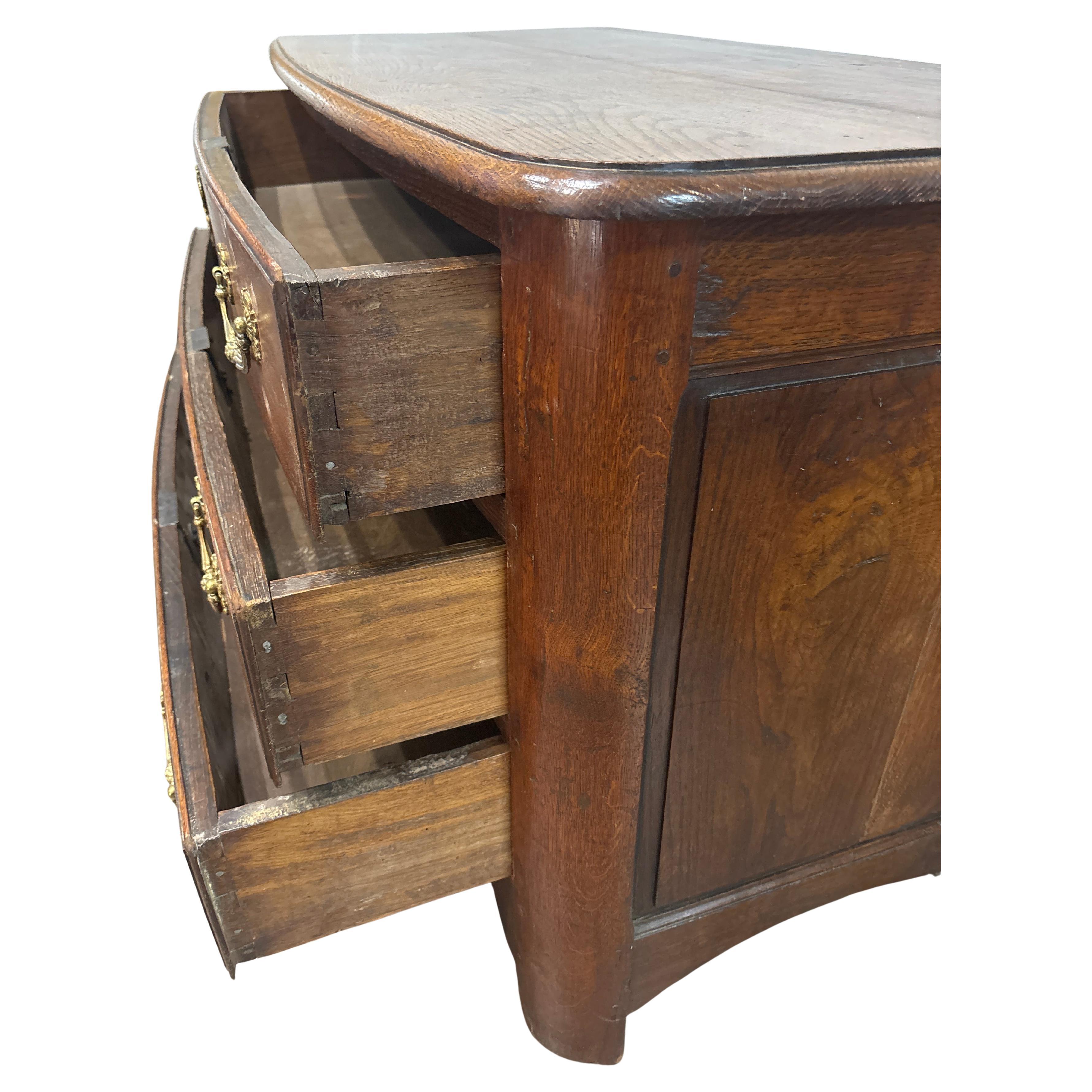 Commode francese del XVIII secolo Luigi XIV in vendita 1