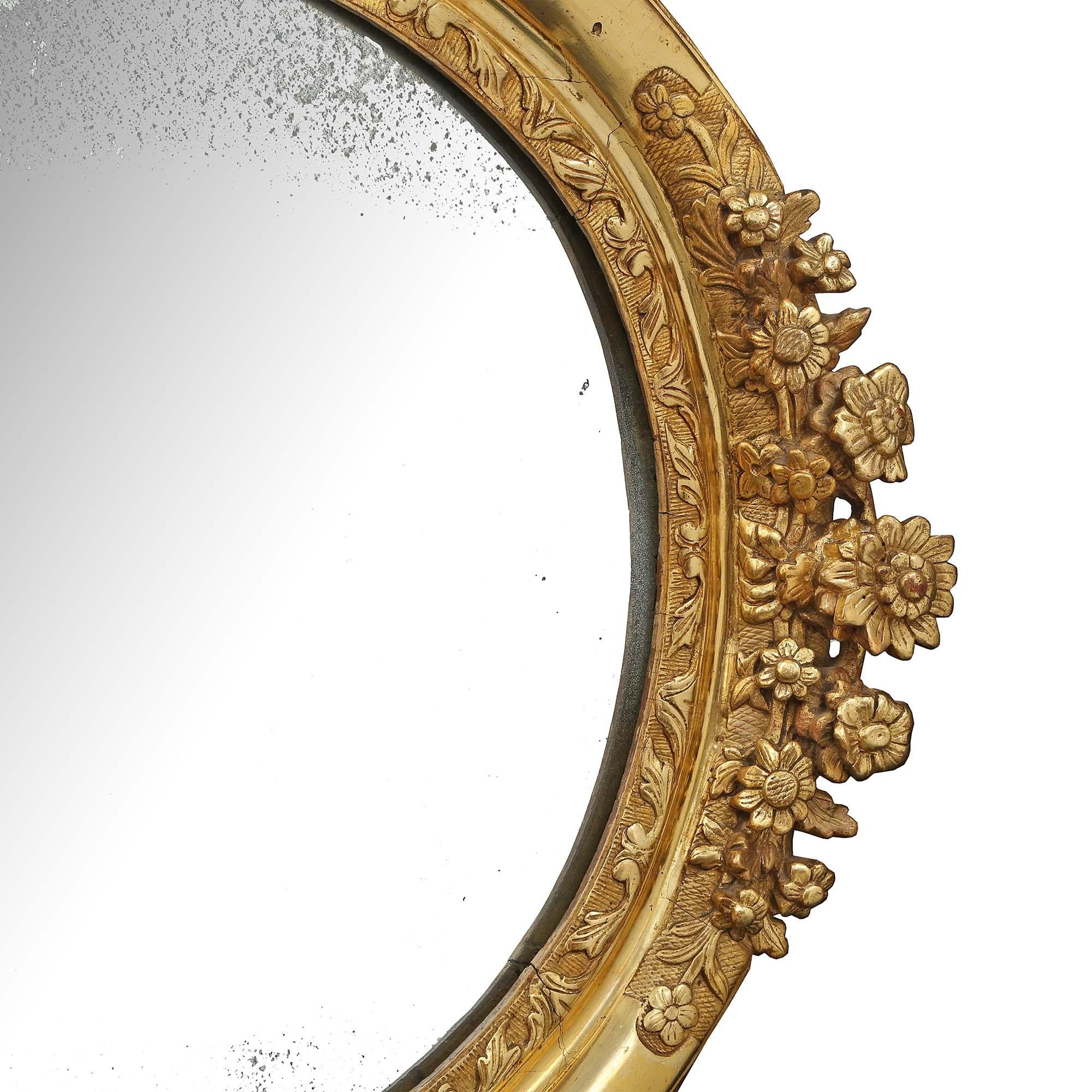 18th Century and Earlier French 18th Century Louis XIV Period Finely Carved Giltwood Mirror