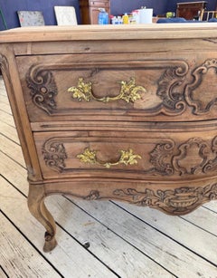 French 18th Century Louis XV Bleached Solid Walnut Chest of Drawers / Commode