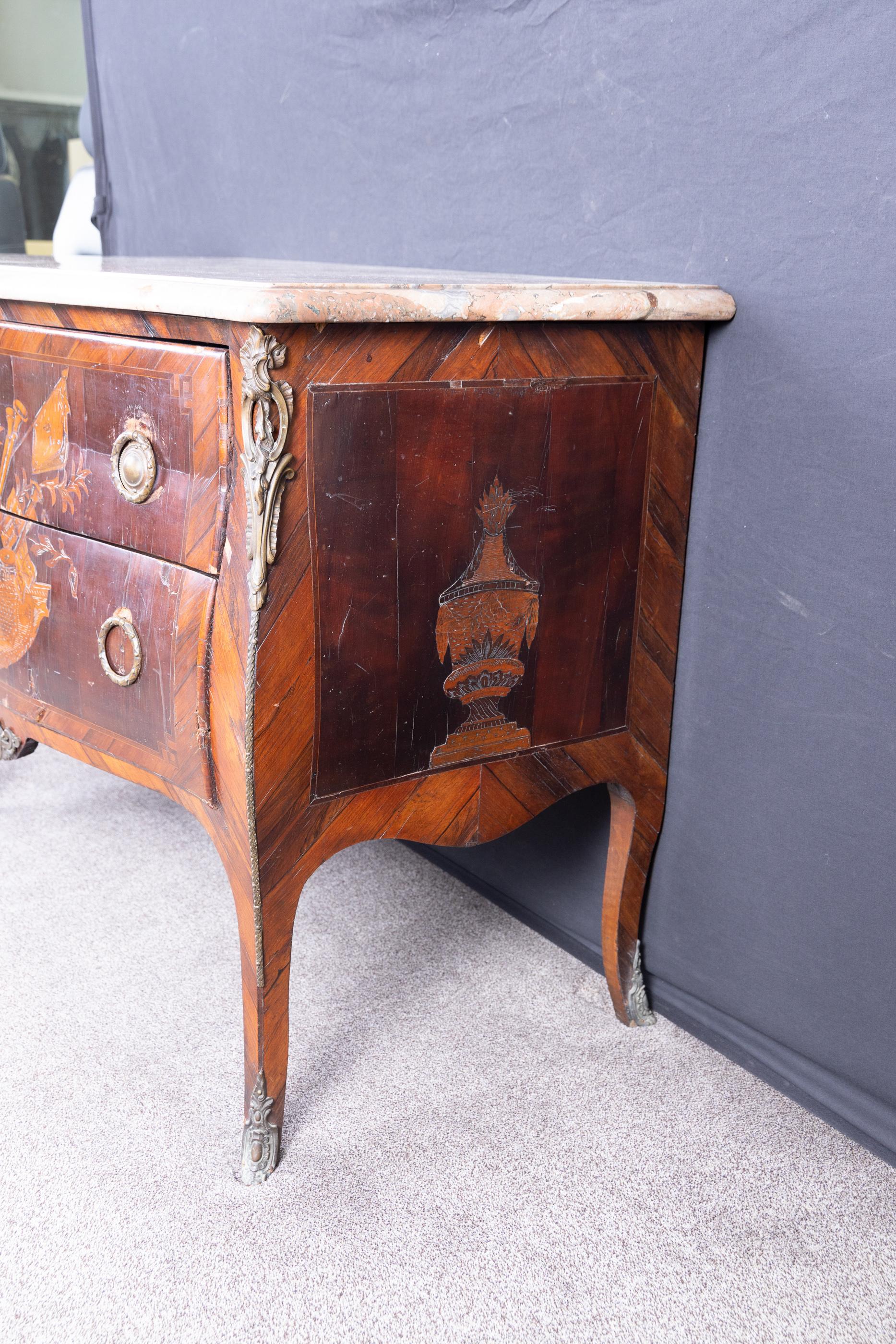 French 18th Century Louis XV Bombé Chest, Marble Top and Gorgeous Marquetry For Sale 5