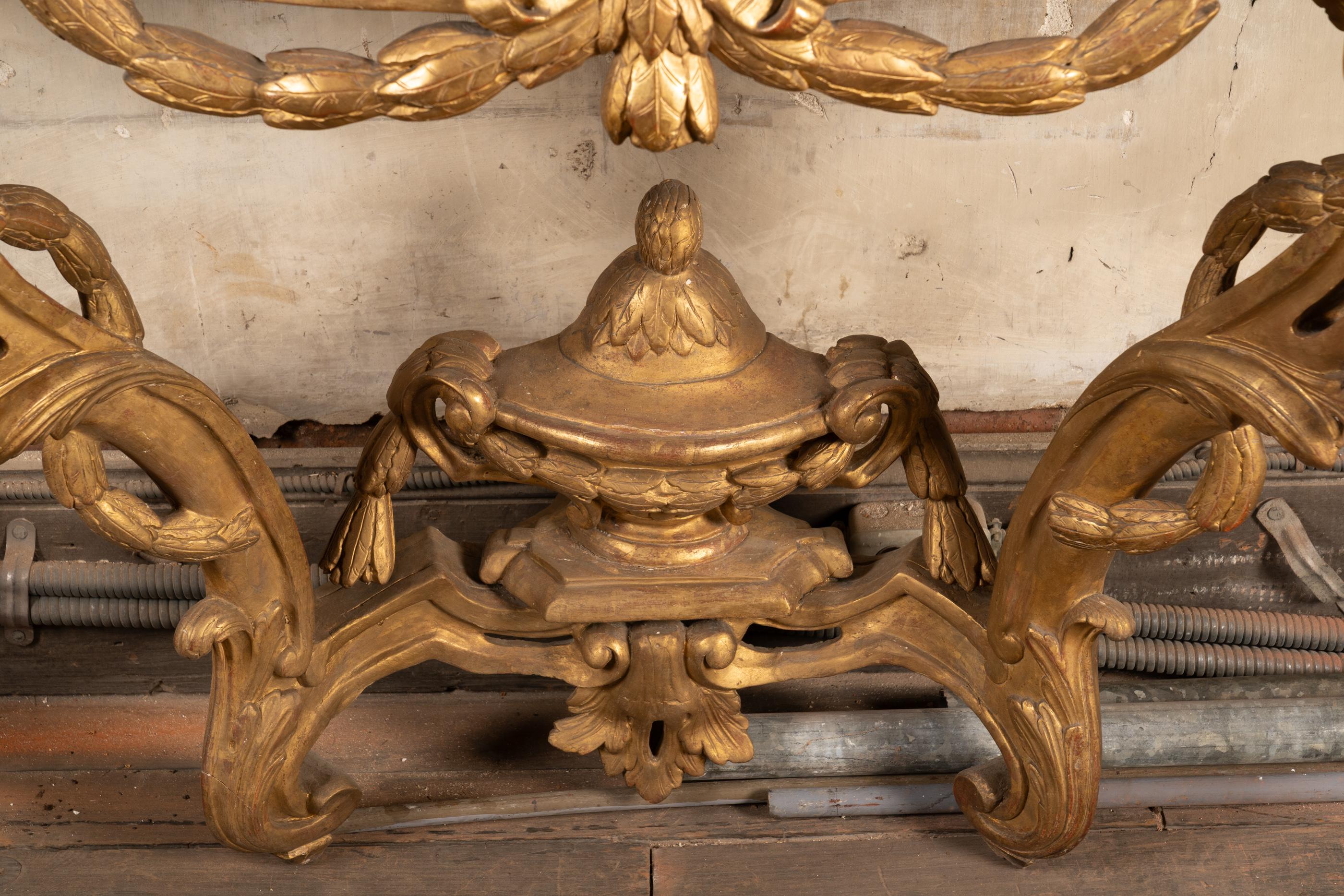 Consola francesa con tapa de mármol dorado Luis XV del siglo XVIII Mármol en venta
