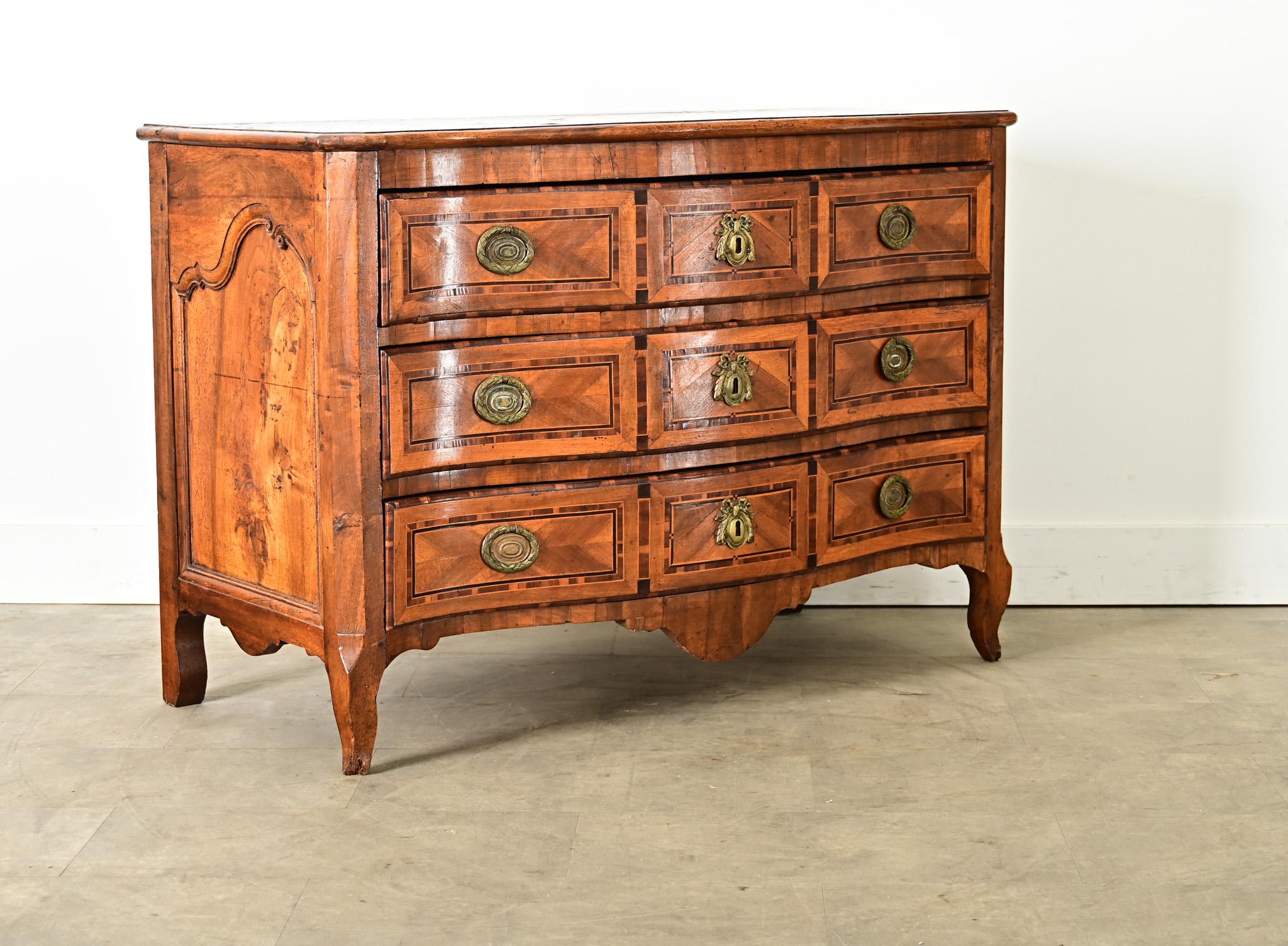 Commodo intarsiato francese del XVIII secolo Luigi XV in vendita 4