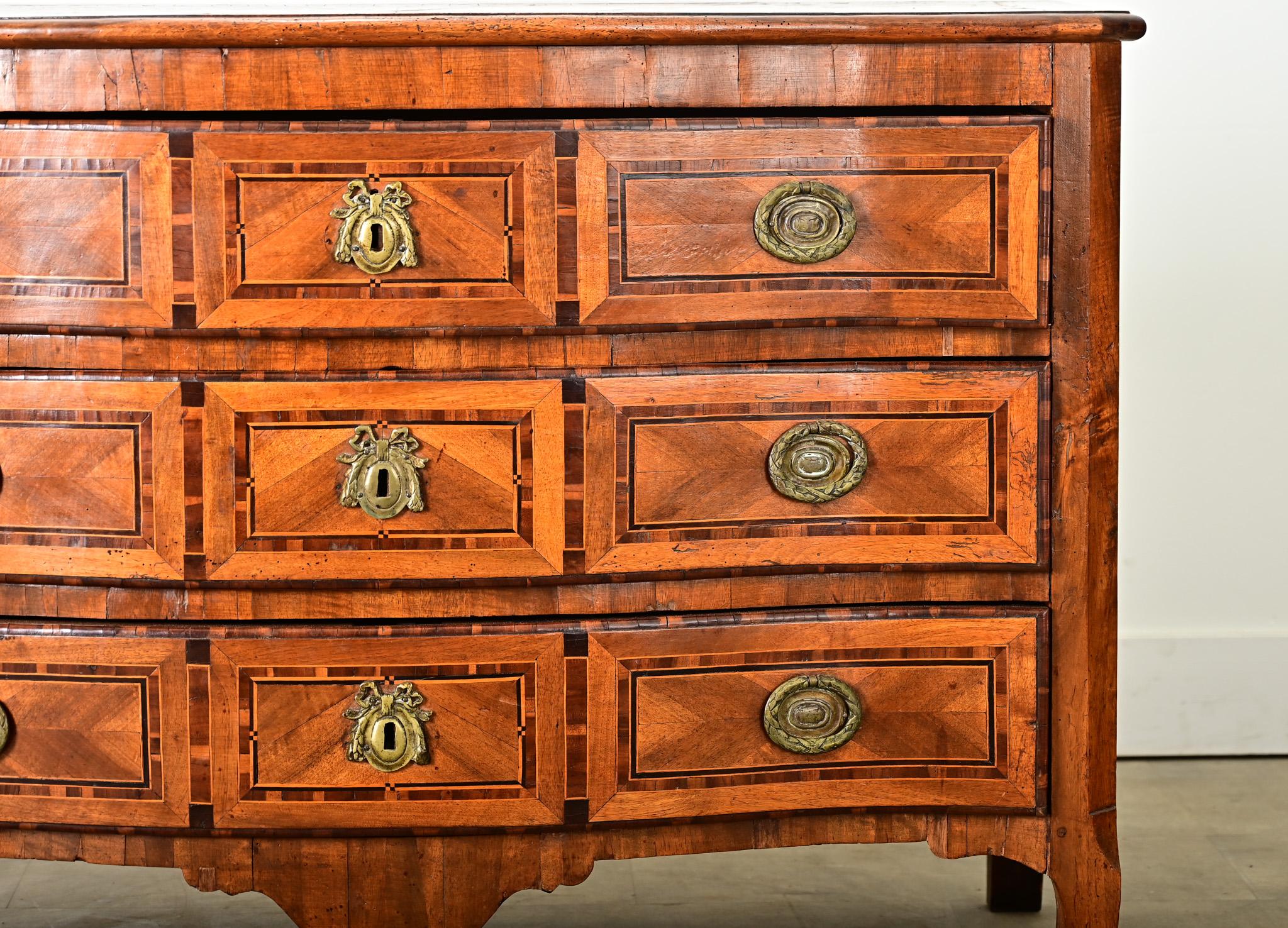 Commodo intarsiato francese del XVIII secolo Luigi XV in vendita 2