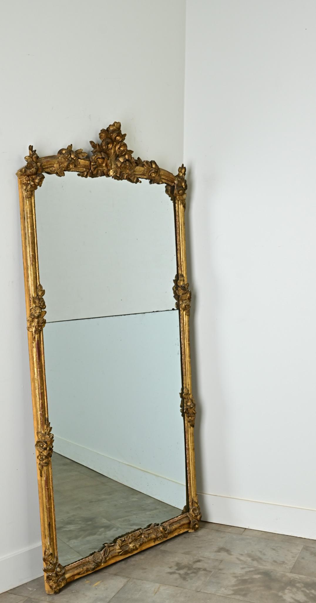 Miroir Louis XV français du 18ème siècle en vente 1
