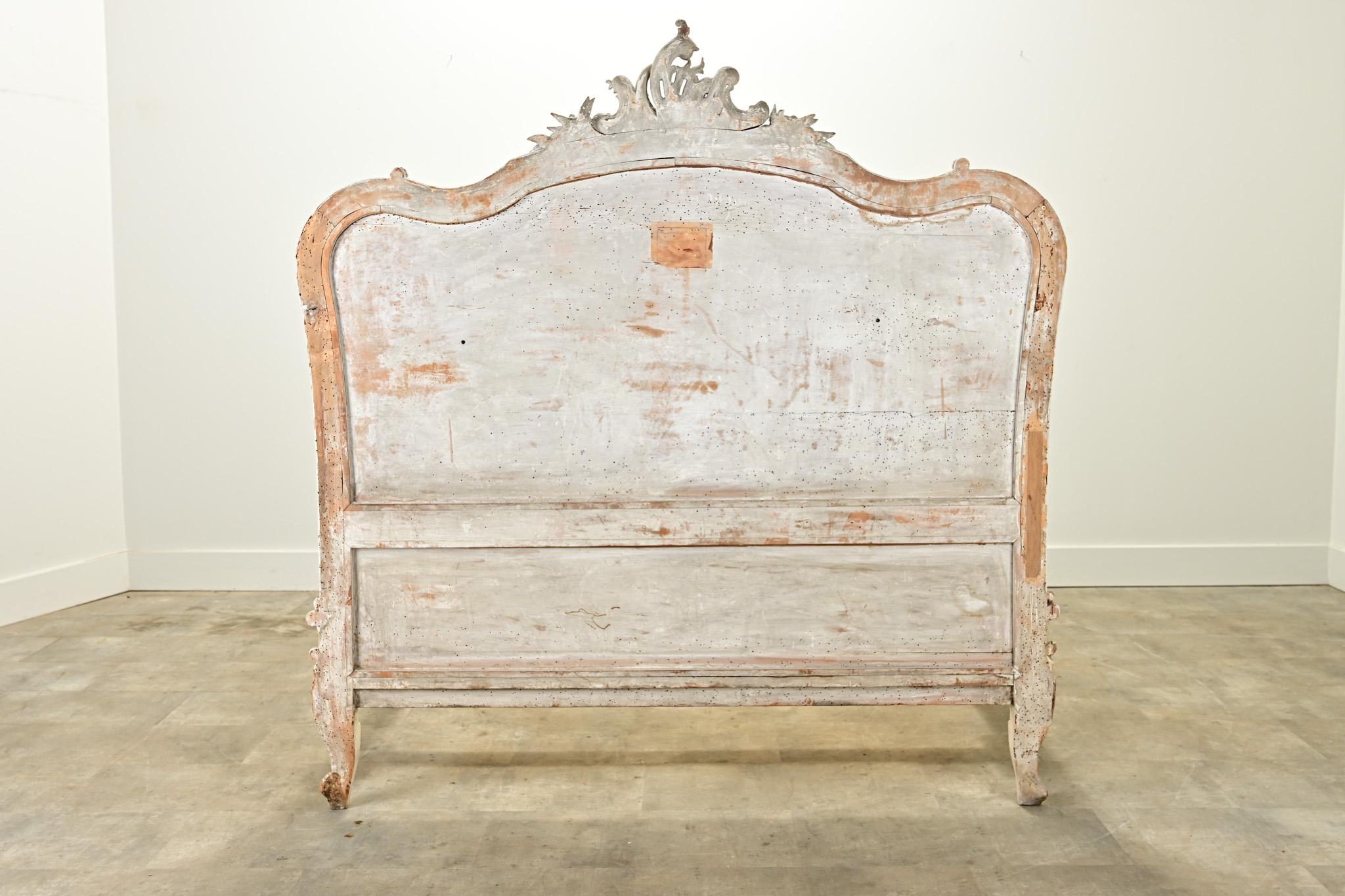 French 18th Century Louis XV Painted & Gilt Queen Bed For Sale 7