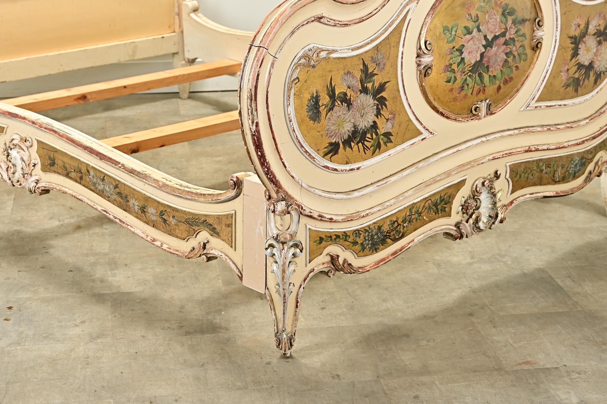 French 18th Century Louis XV Painted & Gilt Queen Bed For Sale 3