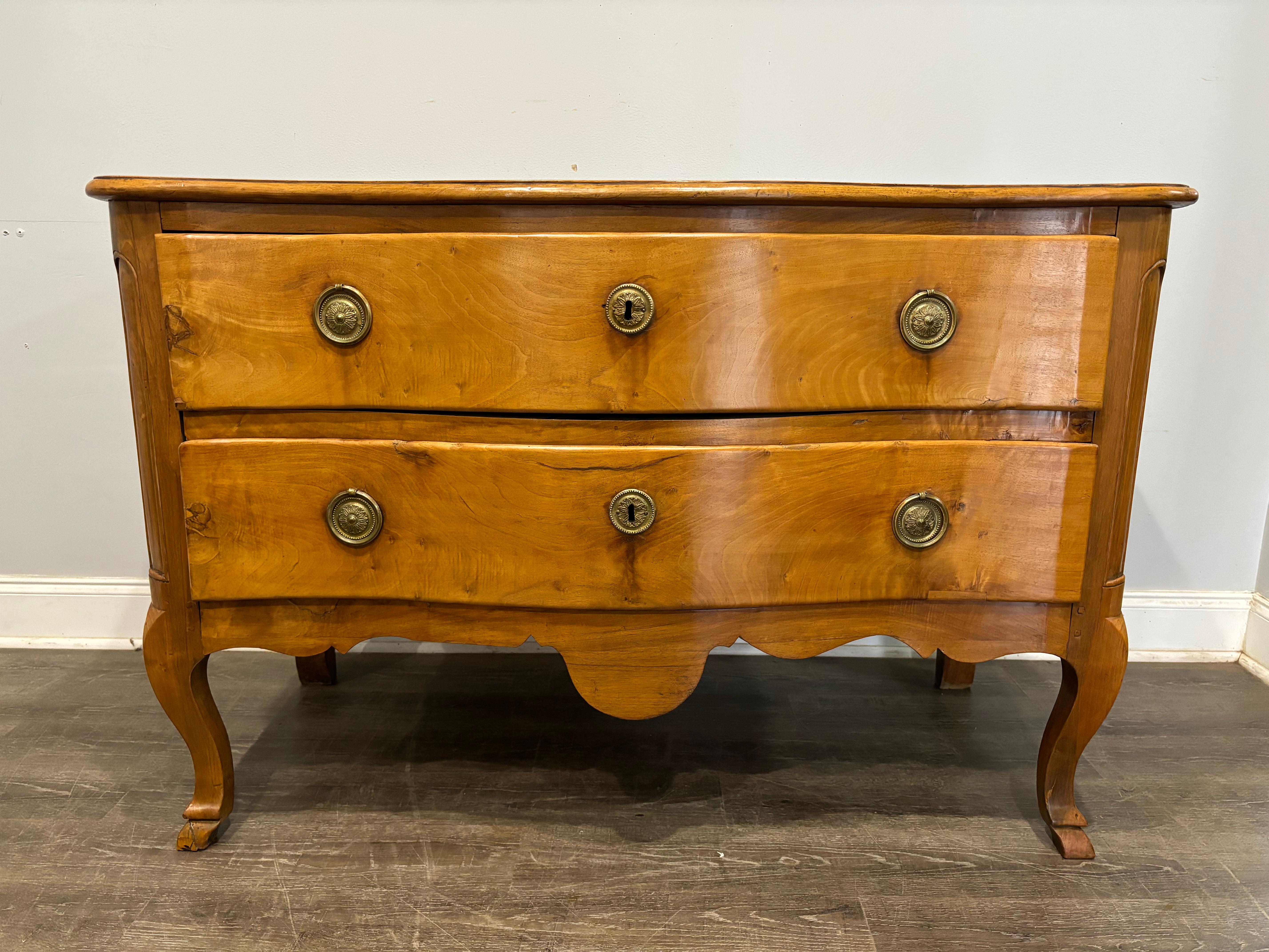French 18th Century Louis XV Period Commode In Good Condition For Sale In Stockbridge, GA