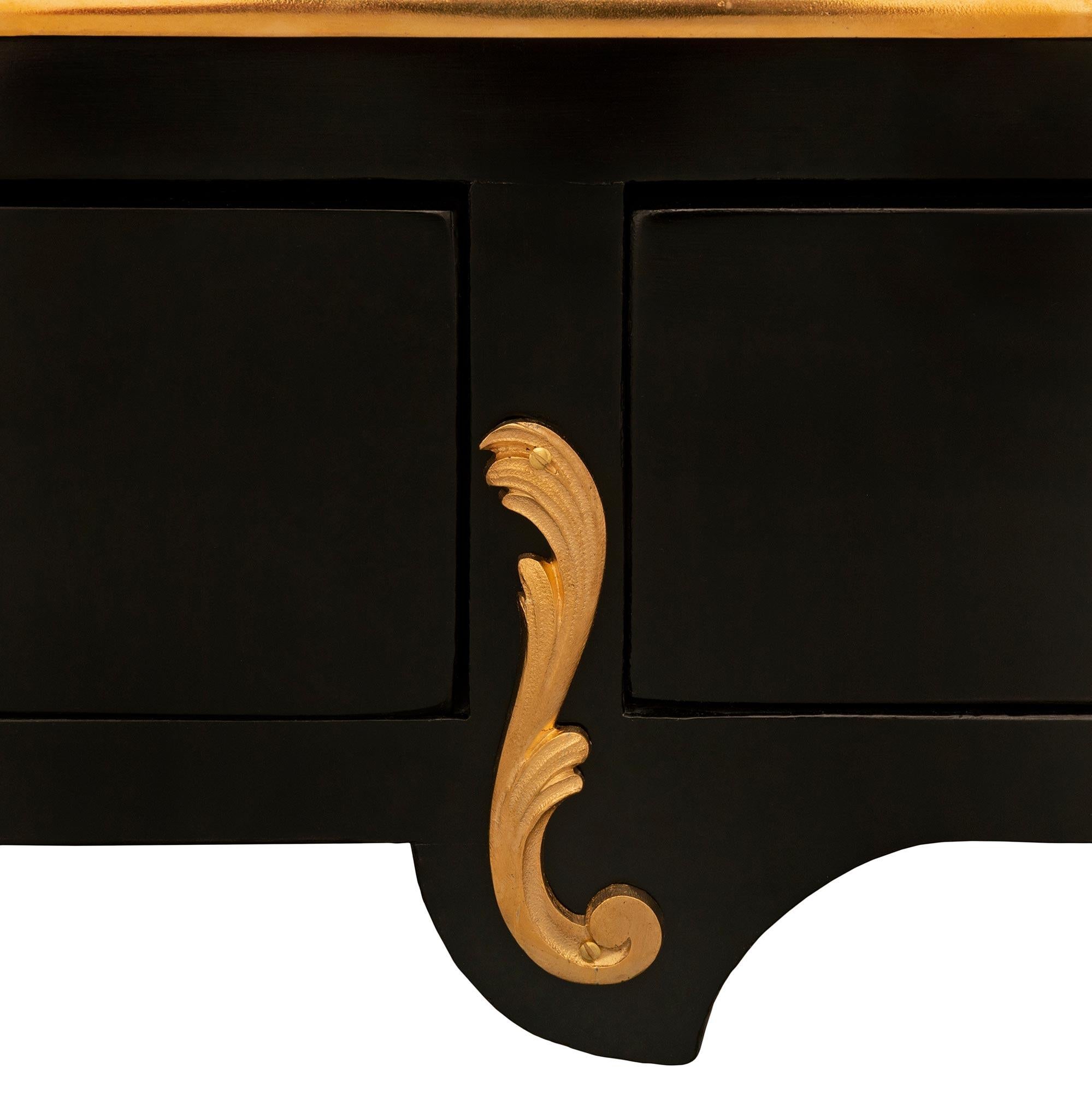 French 18th Century Louis XV Period Ebony And Ormolu Bureau Plat Partner's Desk For Sale 2