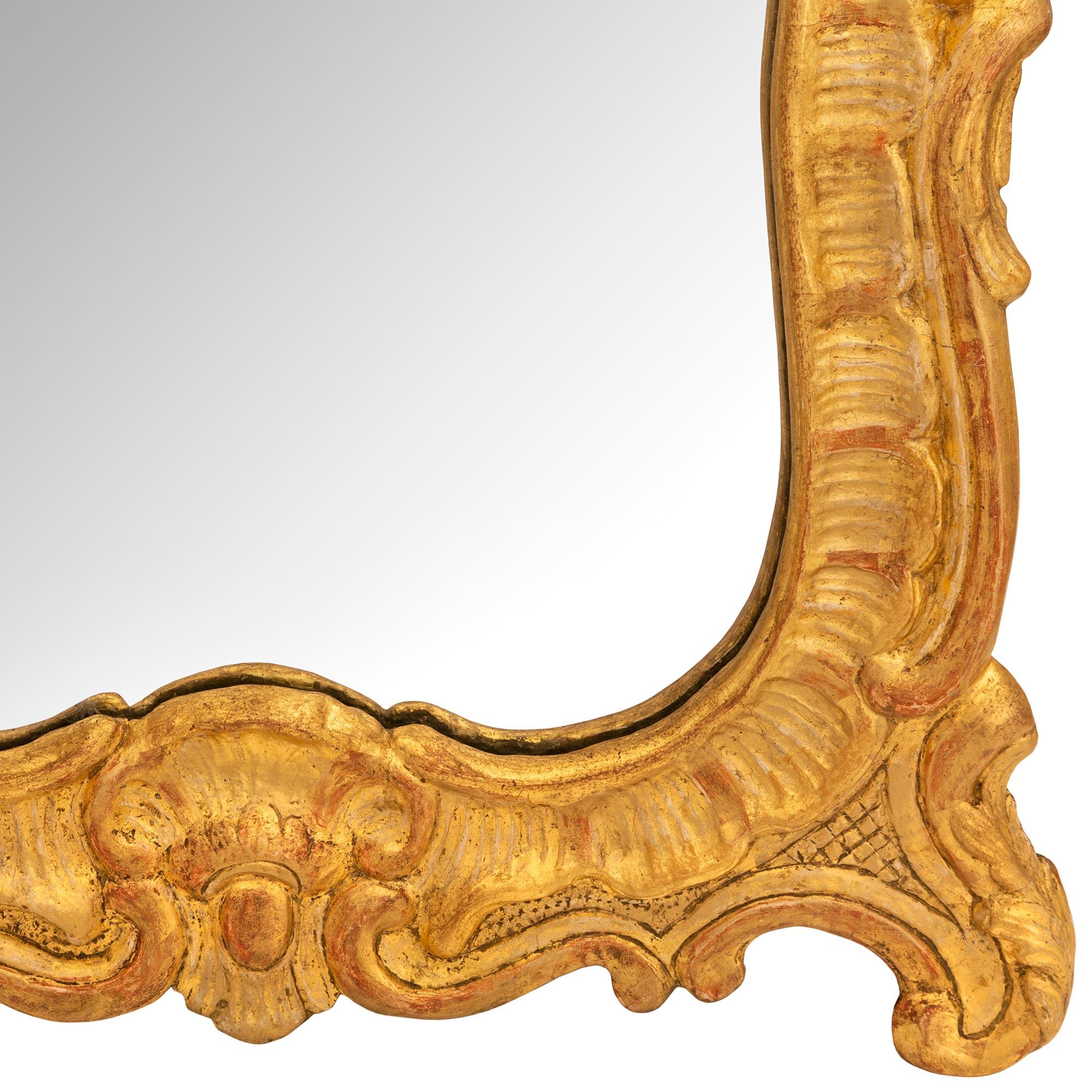 French 18th Century Louis XV Period Giltwood Vanity Mirror For Sale 1